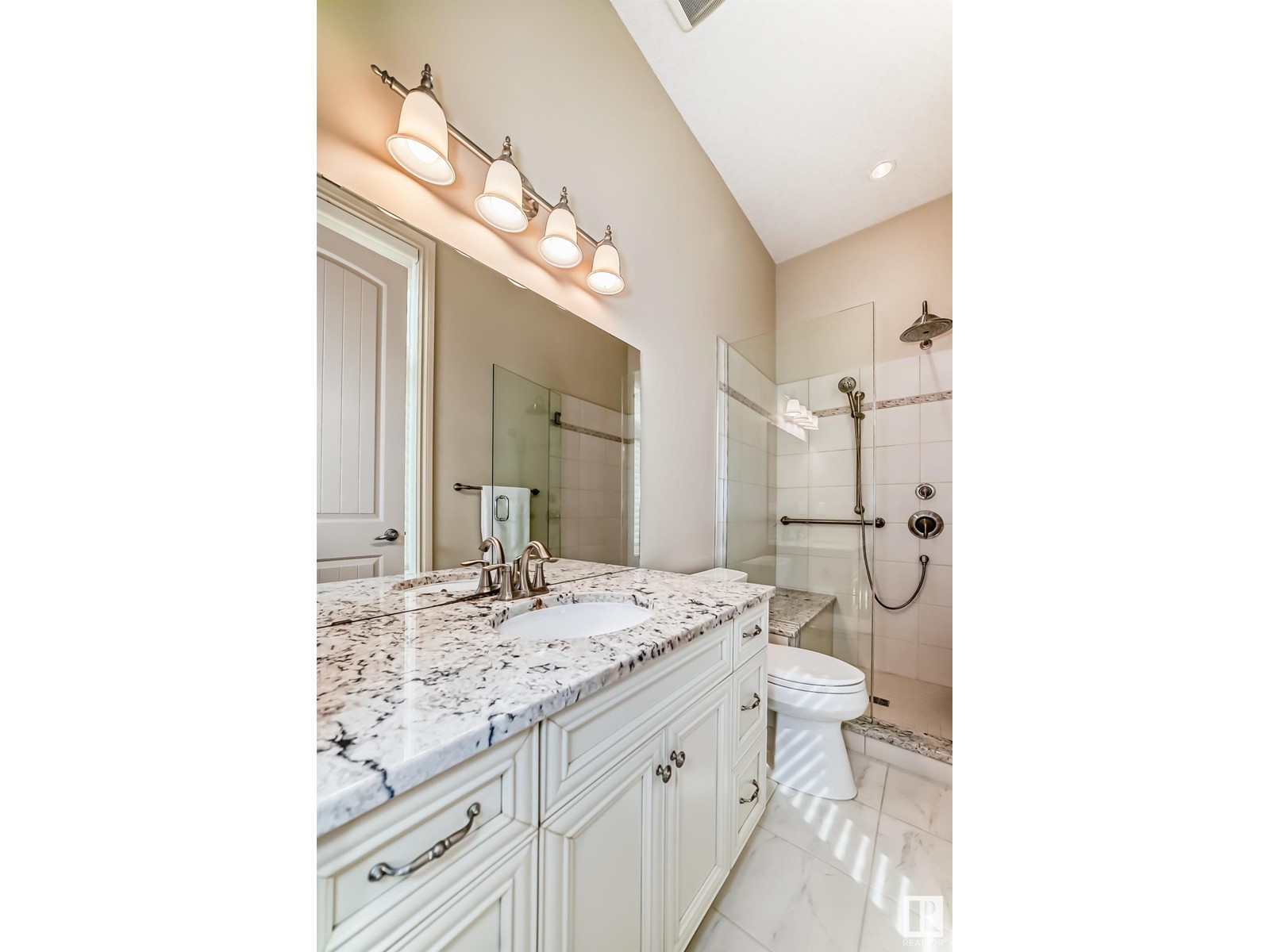 Property at 631 HOWATT DR SW image 1