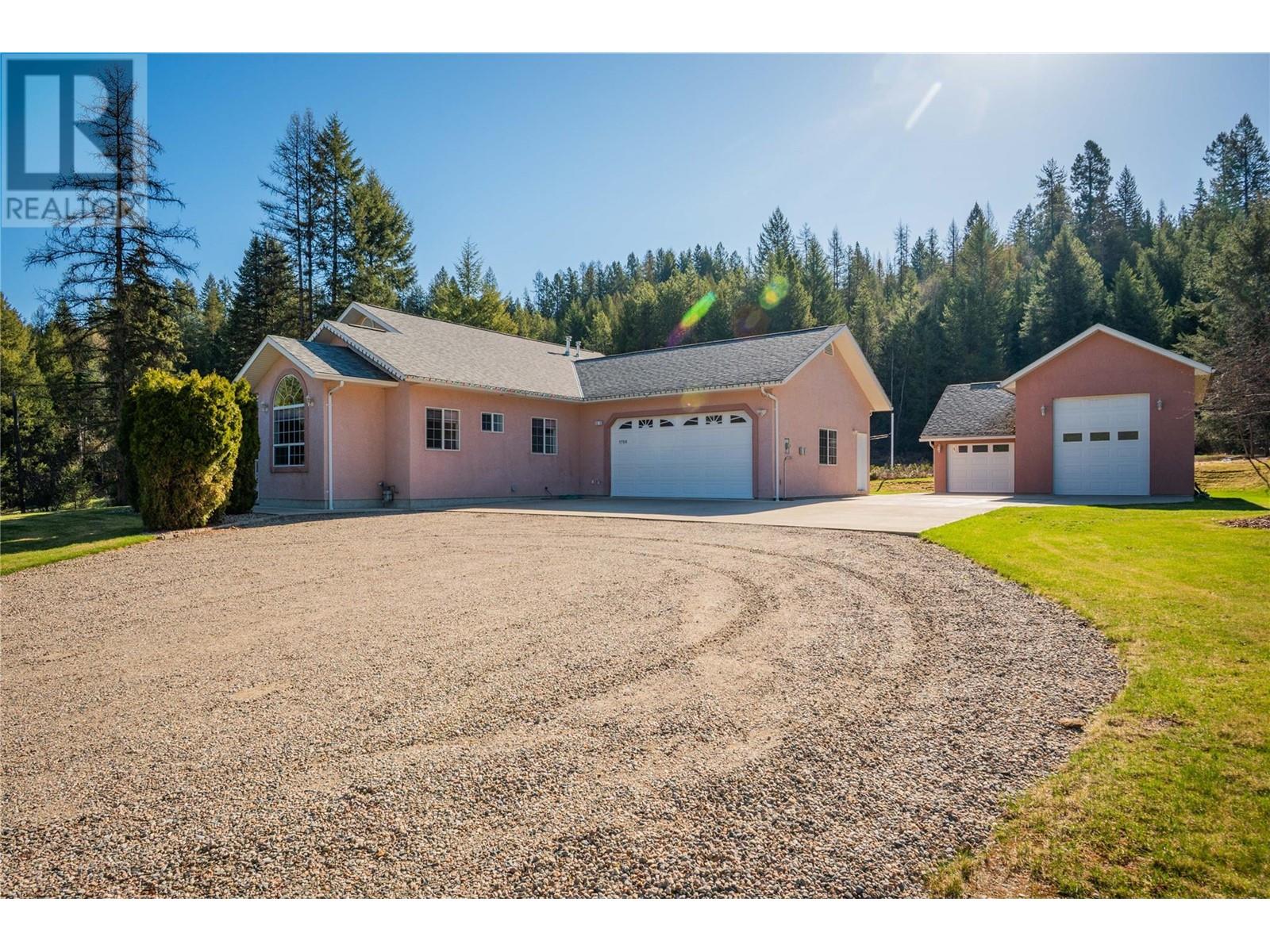 1750 Green Road, Fruitvale, British Columbia