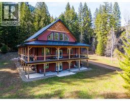 8774 6 Highway, salmo, British Columbia