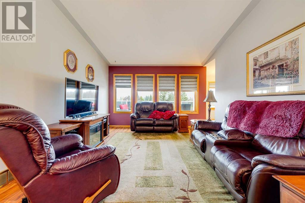 Property at 2, 4901 Farrell Avenue image 3