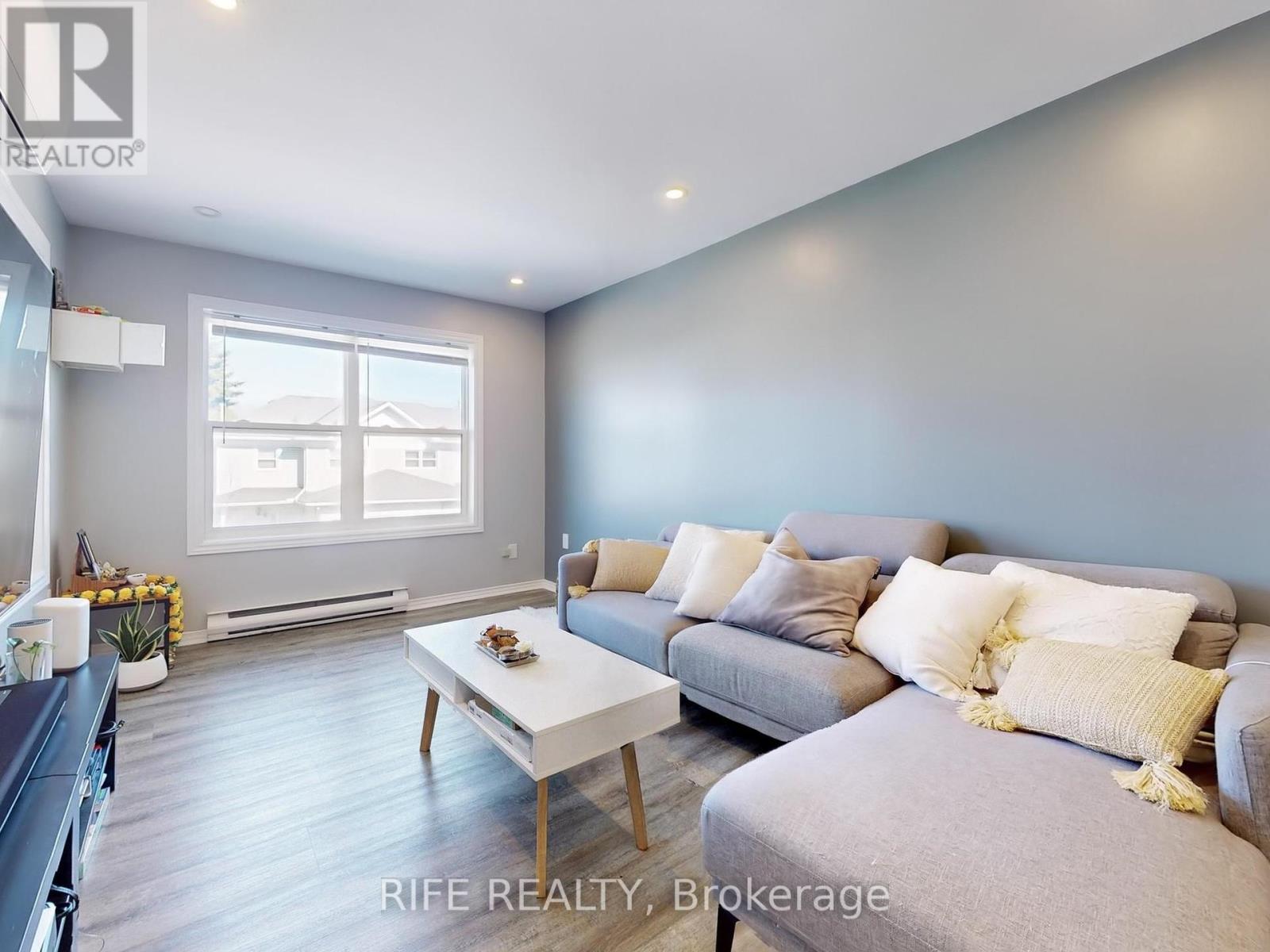 Property at 34 - 120 D'AMBROSIO DRIVE image 5
