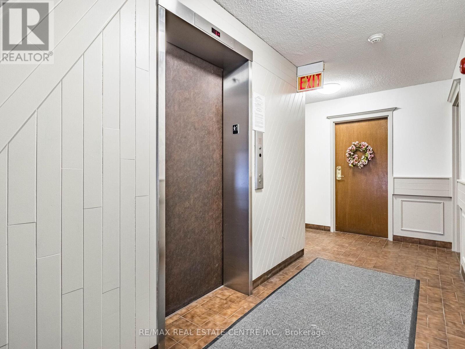 406 - 23 Main Street, Hamilton, Ontario  L9H 2P7 - Photo 10 - X12090780