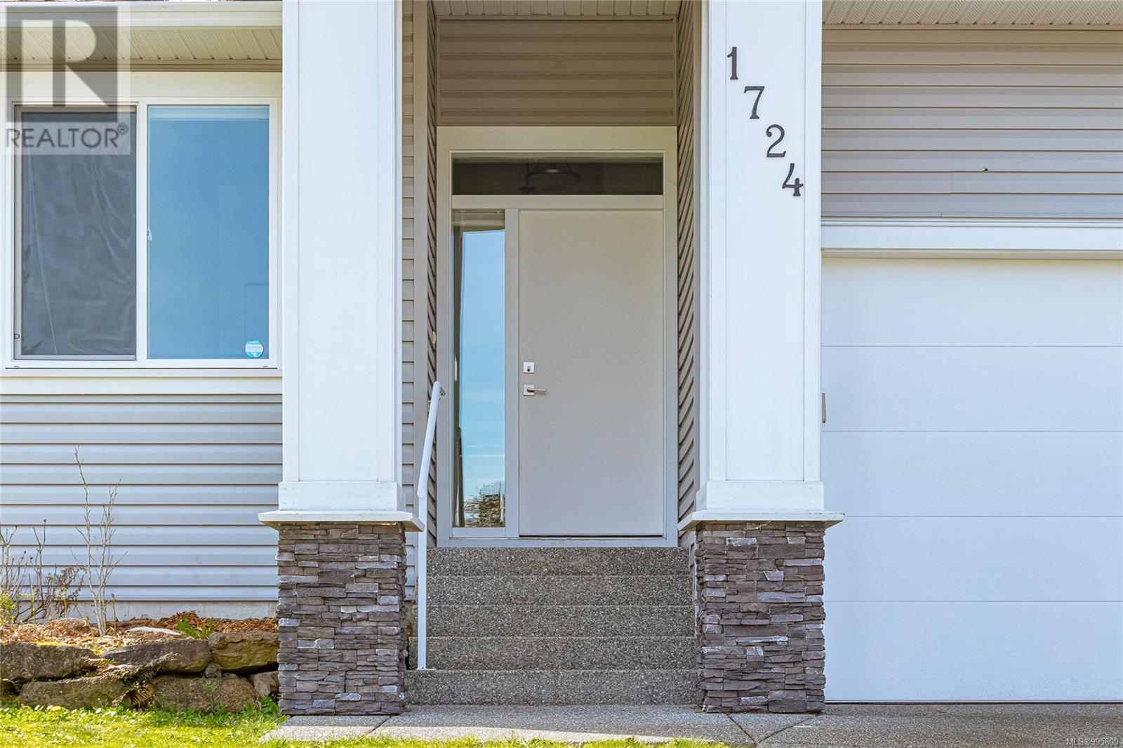 Property at 1724 Harambe Way image 3