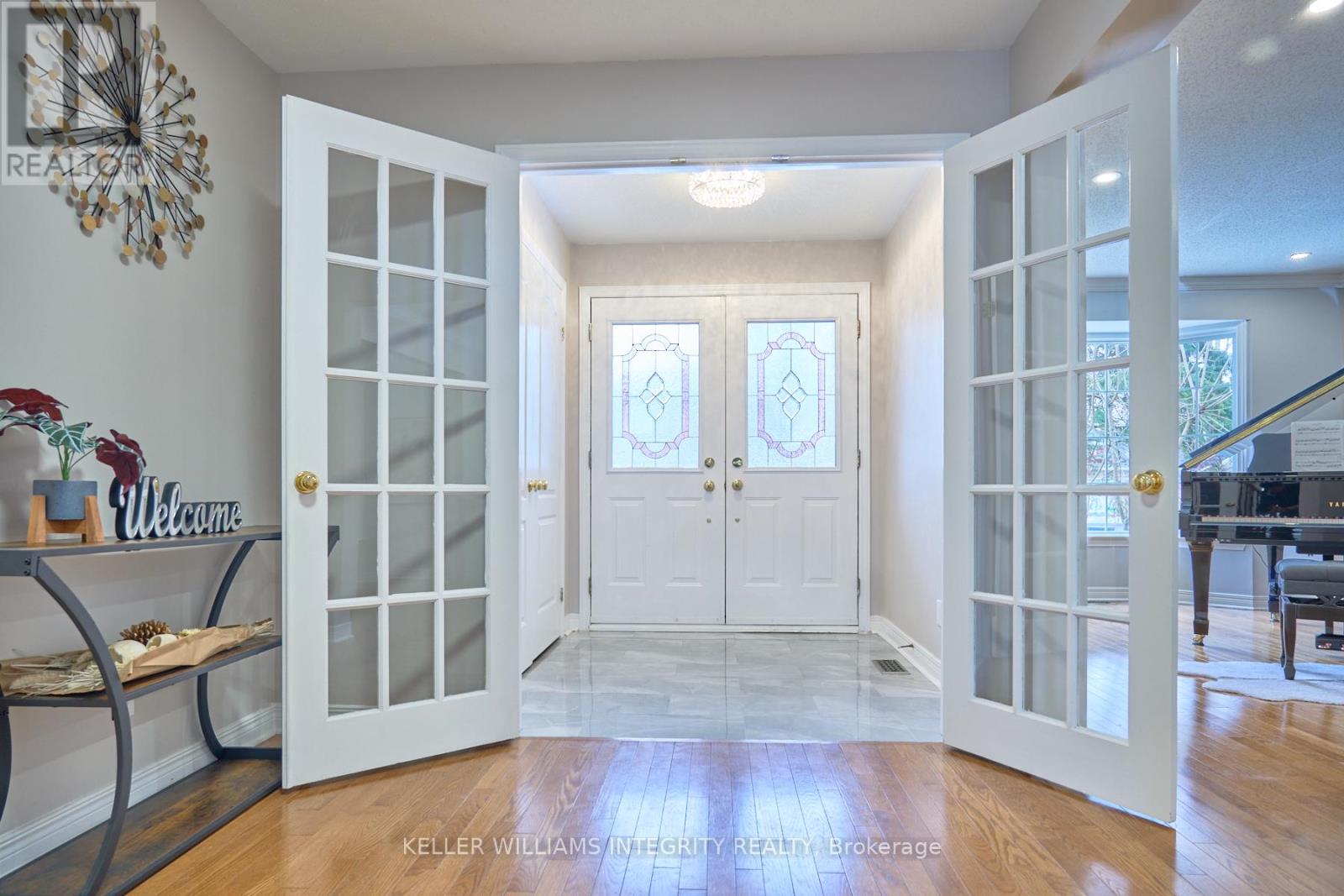 Property at 9 SHANNONDOE CRESCENT image 4