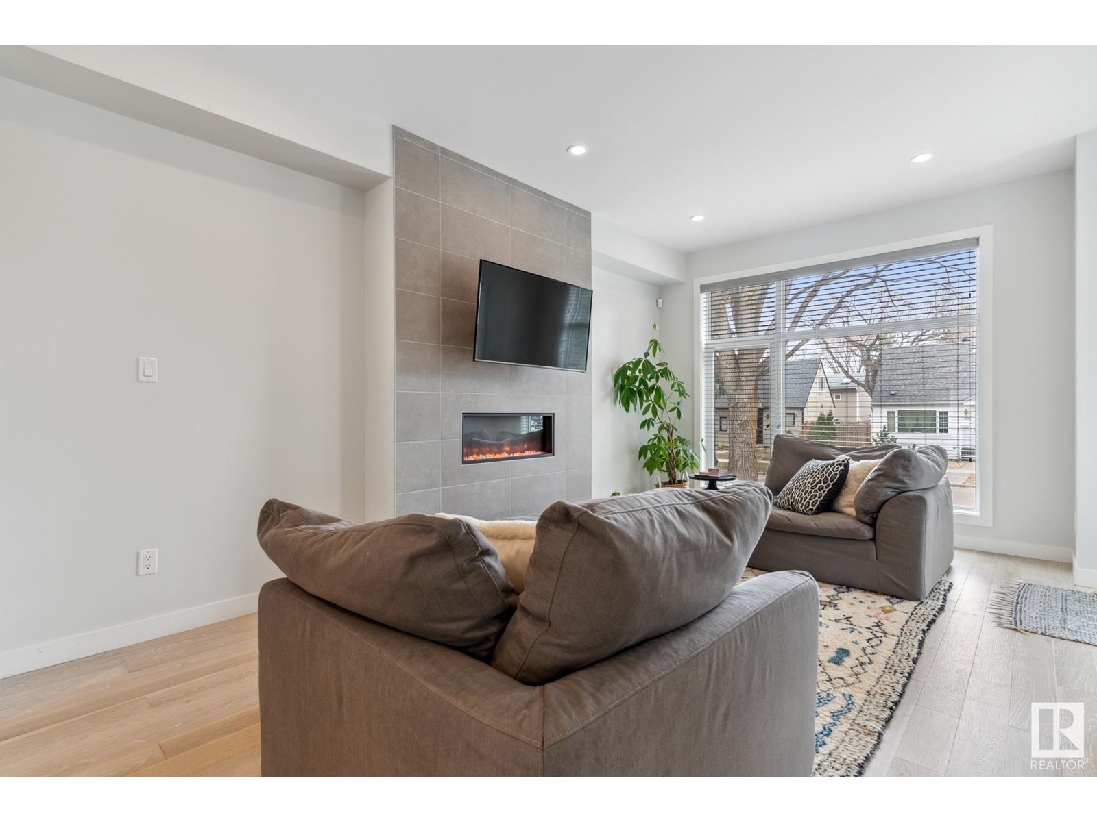 Property at 10811 63 AV NW image 5