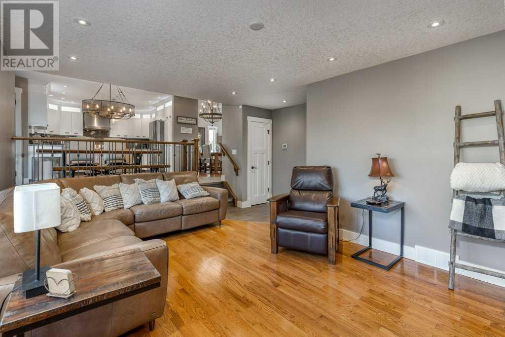 214 Chinook Drive, Cochrane, Alberta  T4C 1E4 - Photo 12 - A2203317