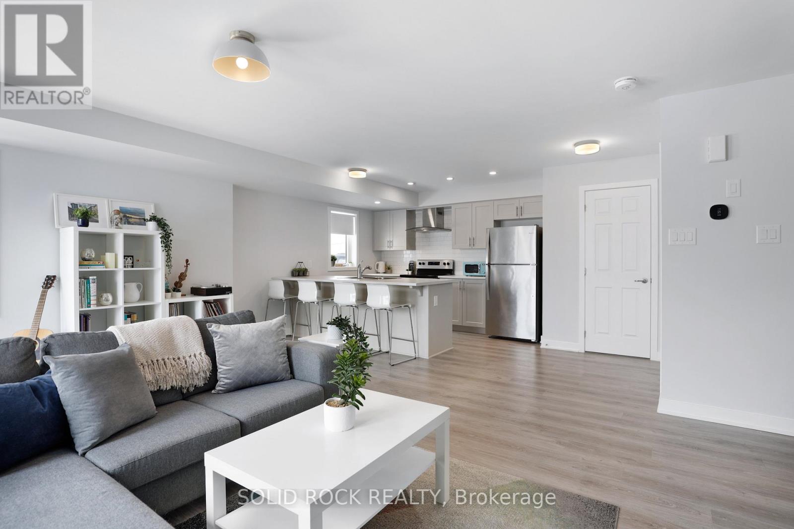 Property at 512 PILOT PRIVATE image 2