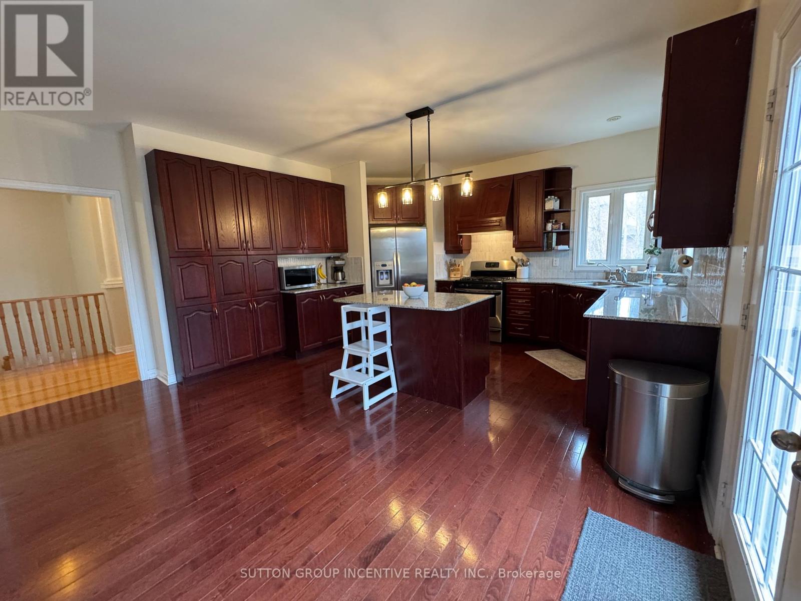 2 Camelot Square, Barrie, Ontario  L4M 0C2 - Photo 15 - S12090795