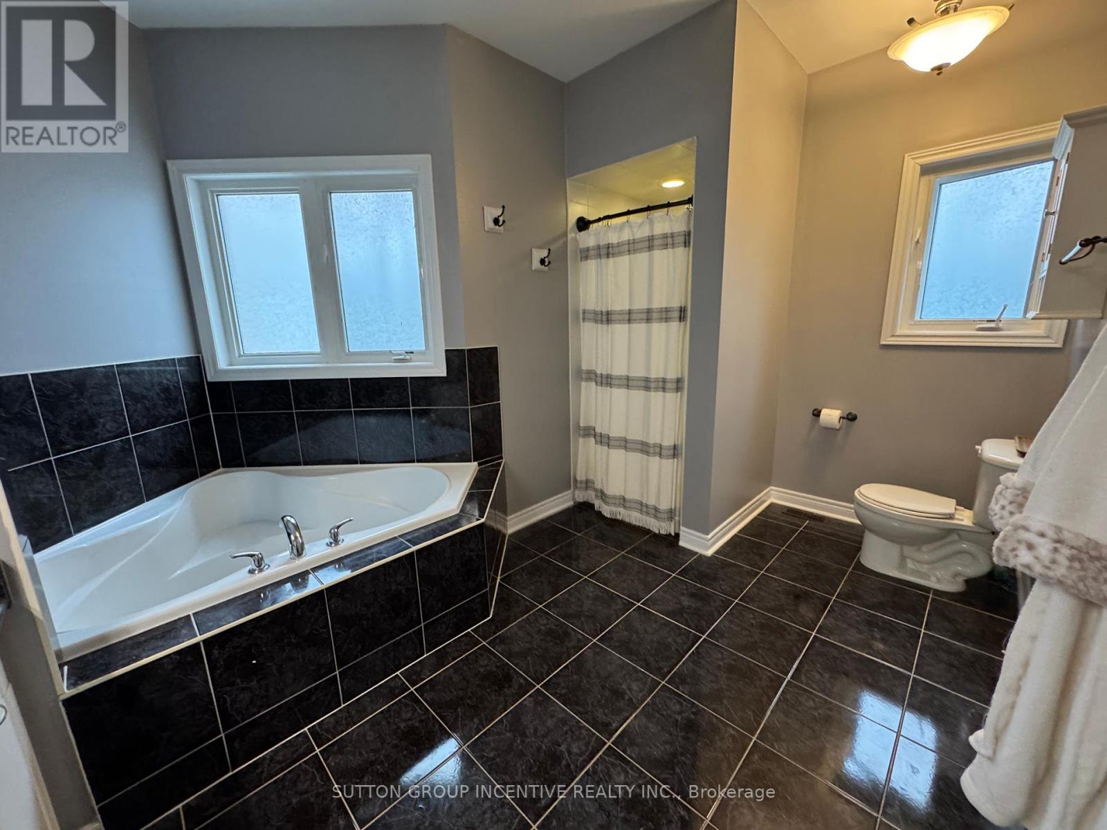 2 Camelot Square, Barrie, Ontario  L4M 0C2 - Photo 20 - S12090795