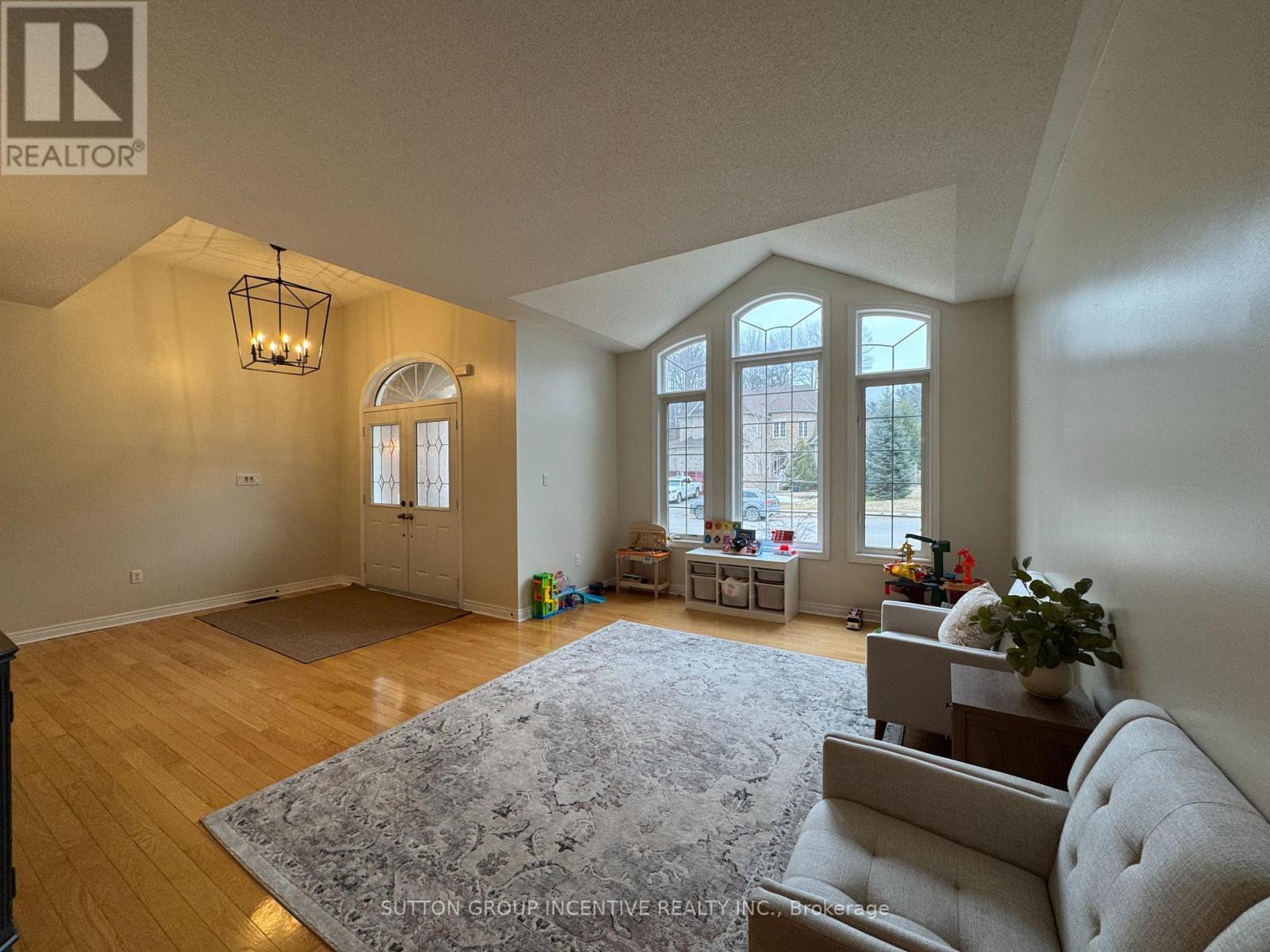 Property at 2 CAMELOT SQUARE image 4