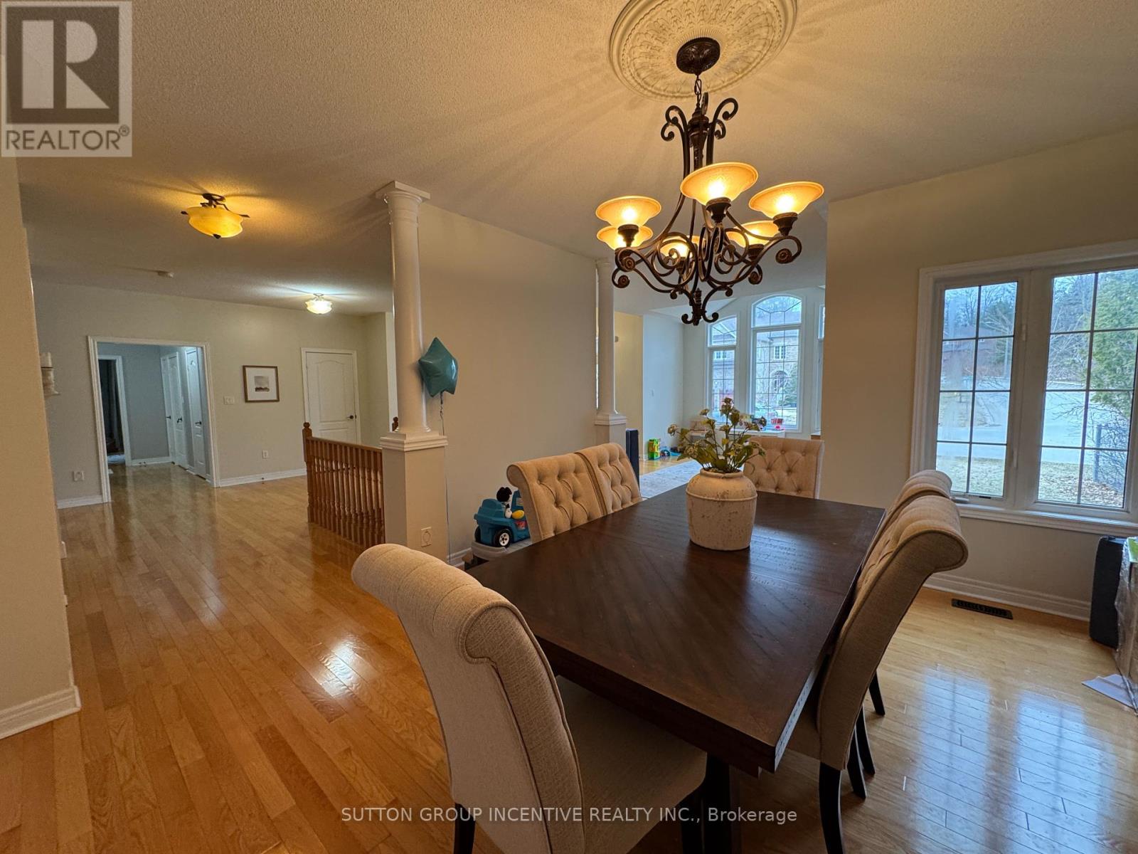 2 Camelot Square, Barrie, Ontario  L4M 0C2 - Photo 6 - S12090795