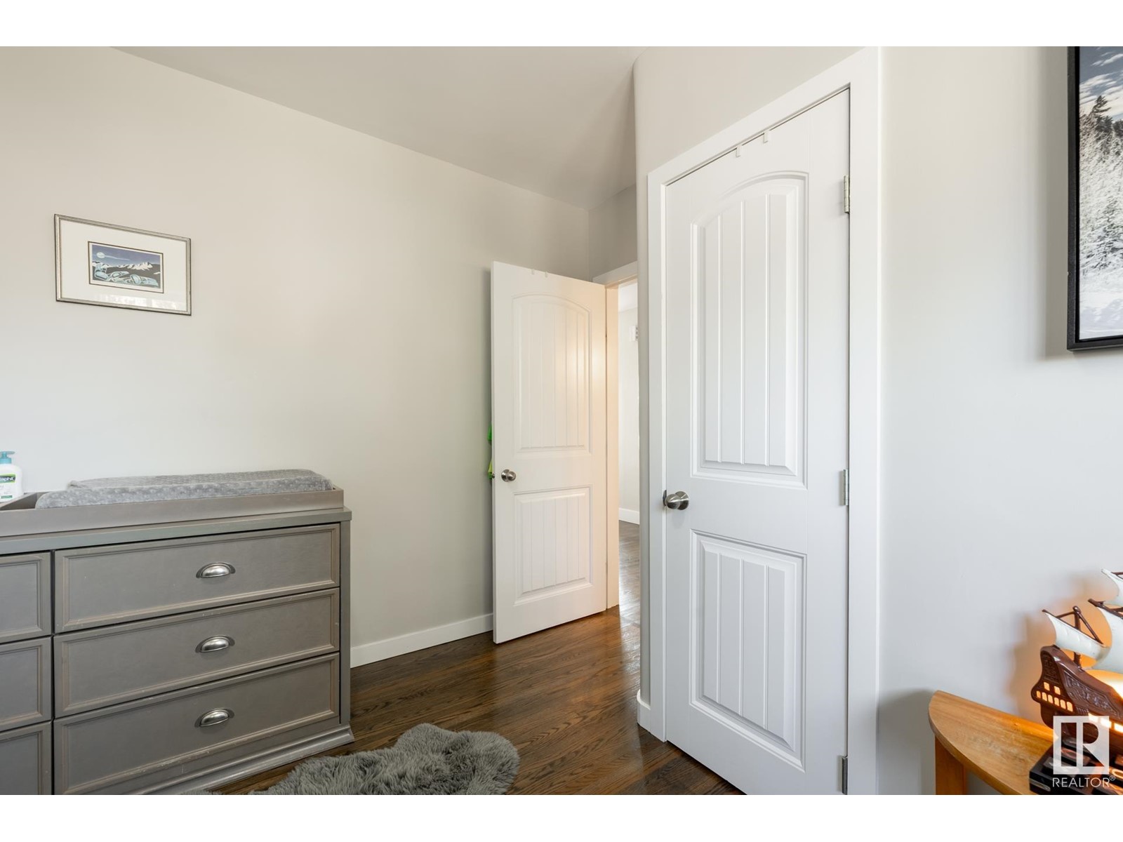 Property at 9856 76 ST NW image 1