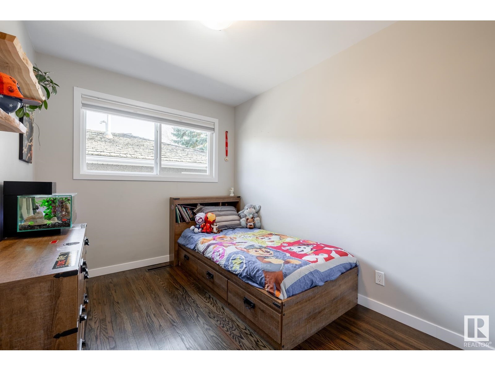 Property at 9856 76 ST NW image 3