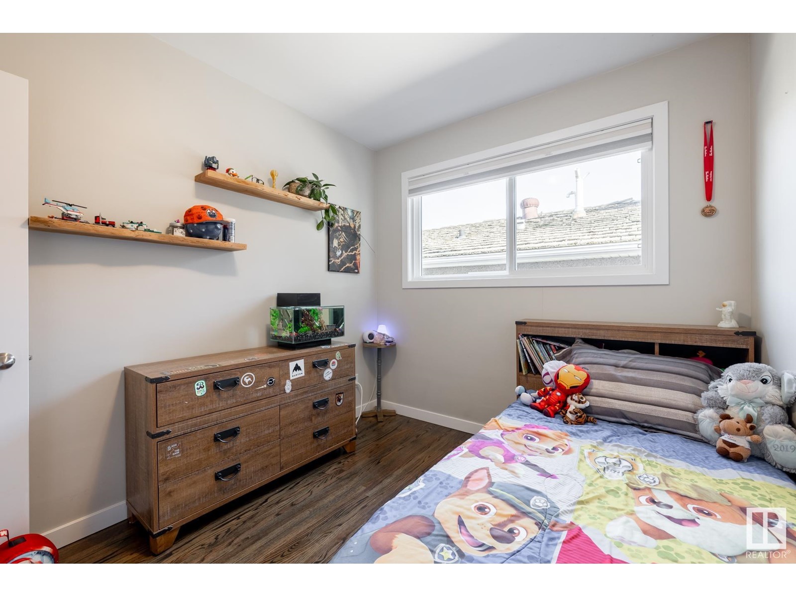 Property at 9856 76 ST NW image 4