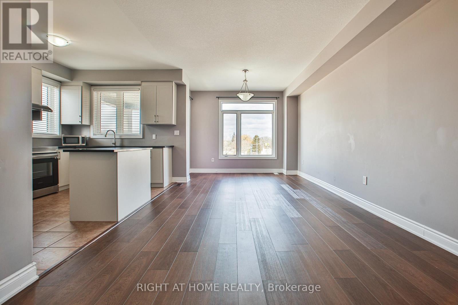 102 - 590 North Service Road, Hamilton, Ontario  L8E 0K5 - Photo 11 - X12090785