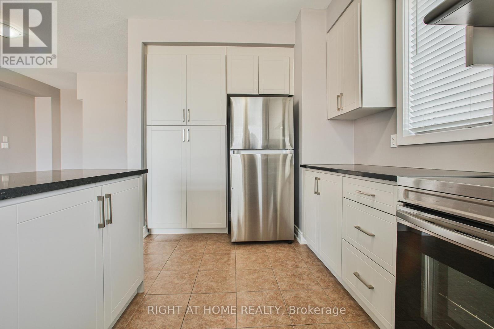 102 - 590 North Service Road, Hamilton, Ontario  L8E 0K5 - Photo 24 - X12090785