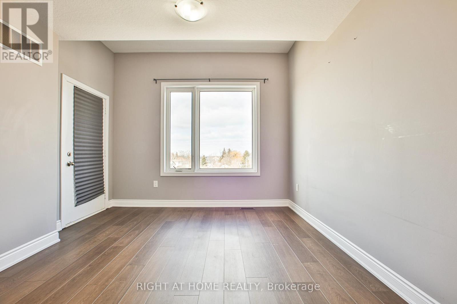 102 - 590 North Service Road, Hamilton, Ontario  L8E 0K5 - Photo 31 - X12090785