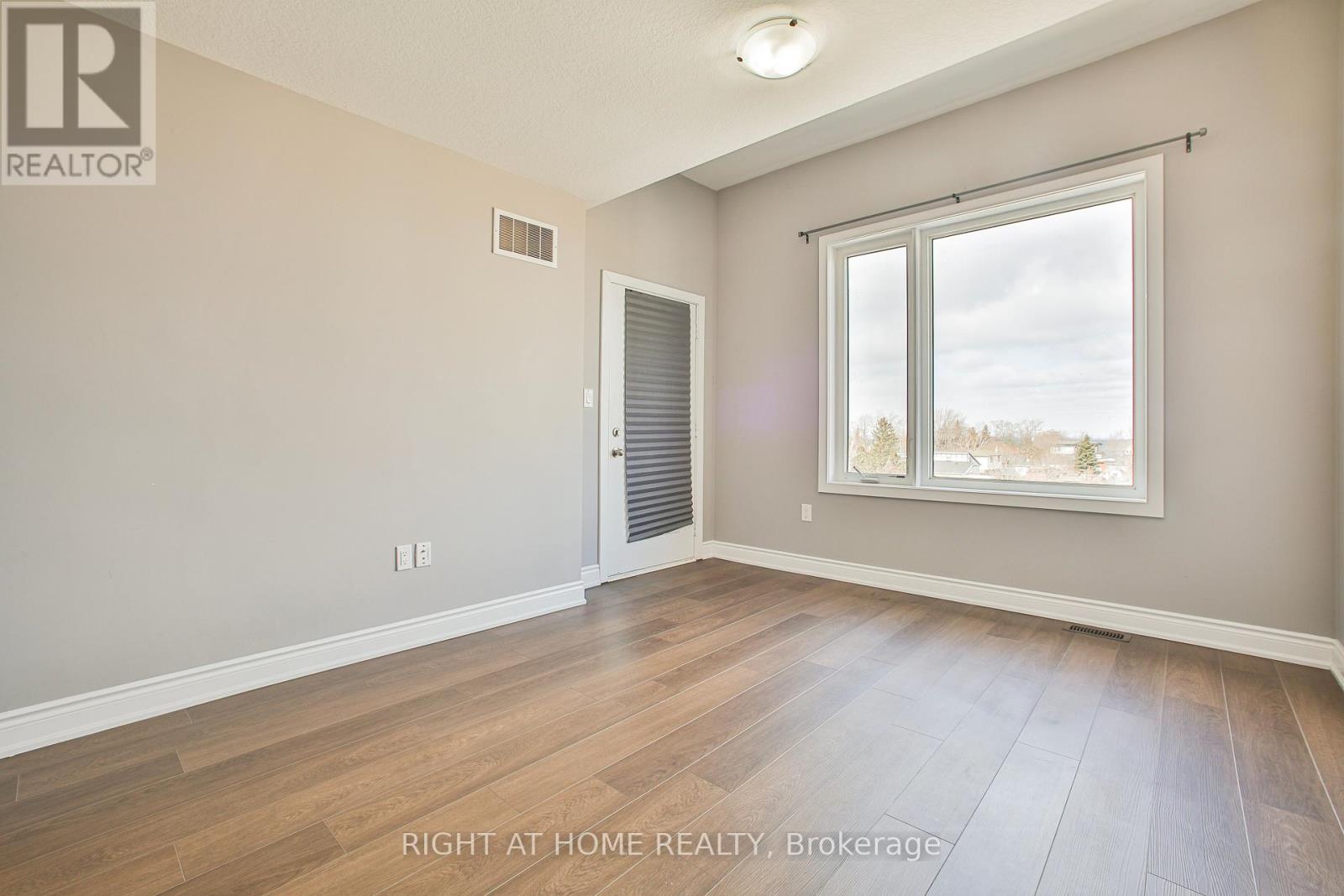 102 - 590 North Service Road, Hamilton, Ontario  L8E 0K5 - Photo 32 - X12090785