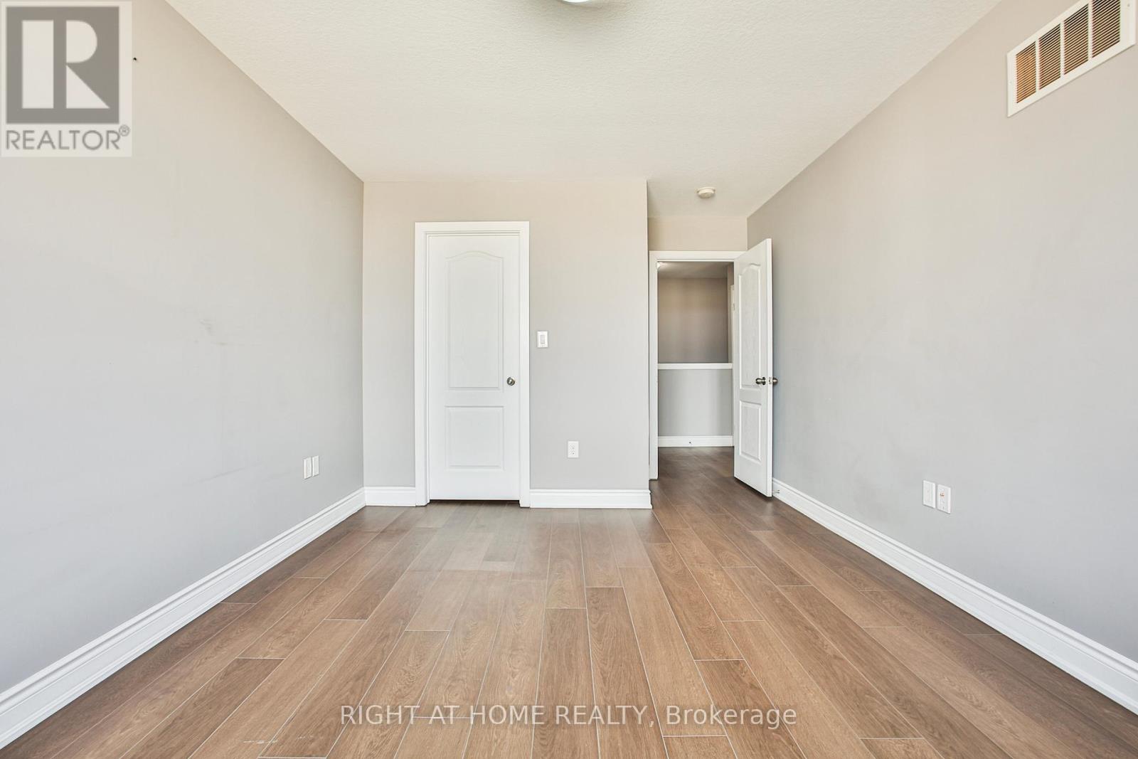 102 - 590 North Service Road, Hamilton, Ontario  L8E 0K5 - Photo 34 - X12090785