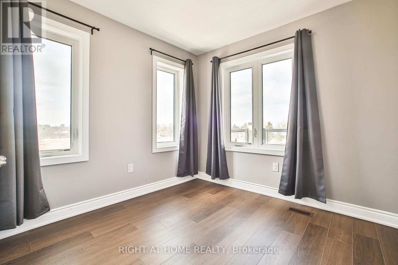 102 - 590 North Service Road, Hamilton, Ontario  L8E 0K5 - Photo 40 - X12090785