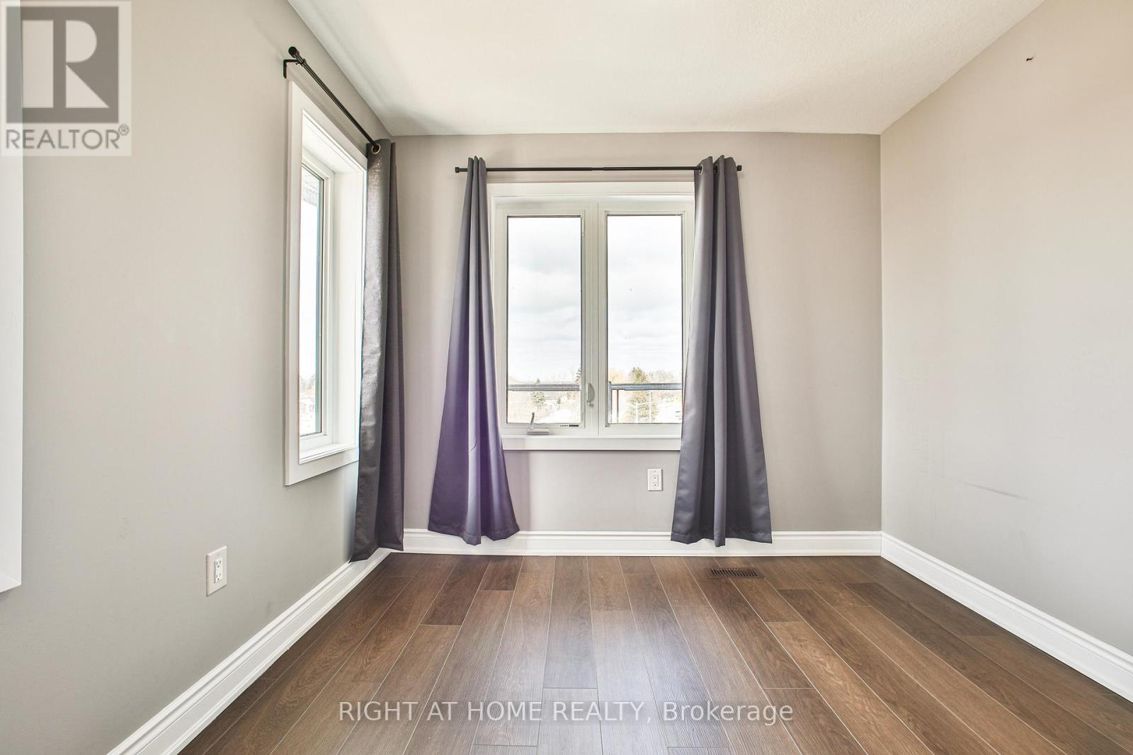 102 - 590 North Service Road, Hamilton, Ontario  L8E 0K5 - Photo 43 - X12090785