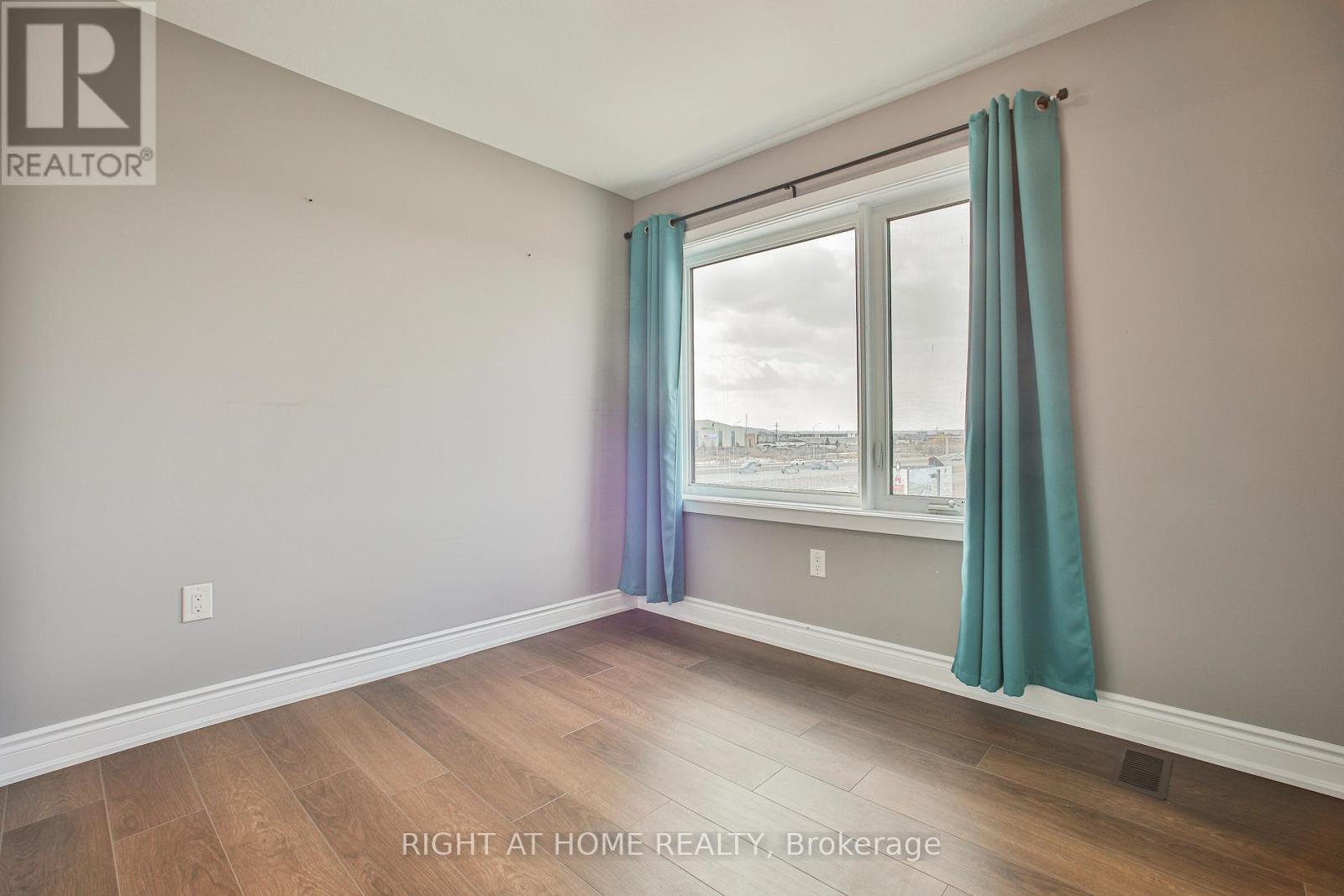 102 - 590 North Service Road, Hamilton, Ontario  L8E 0K5 - Photo 48 - X12090785