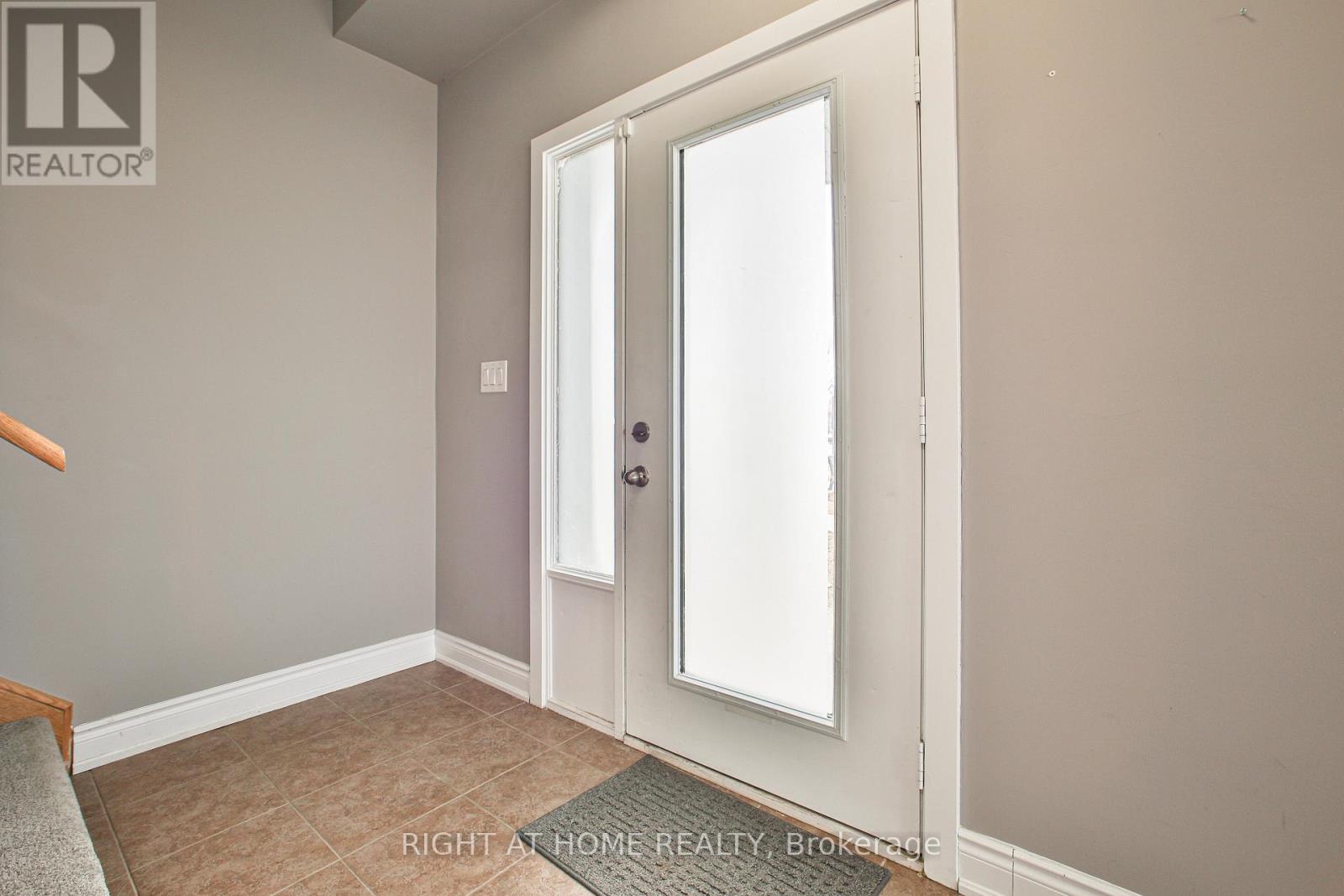 102 - 590 North Service Road, Hamilton, Ontario  L8E 0K5 - Photo 7 - X12090785