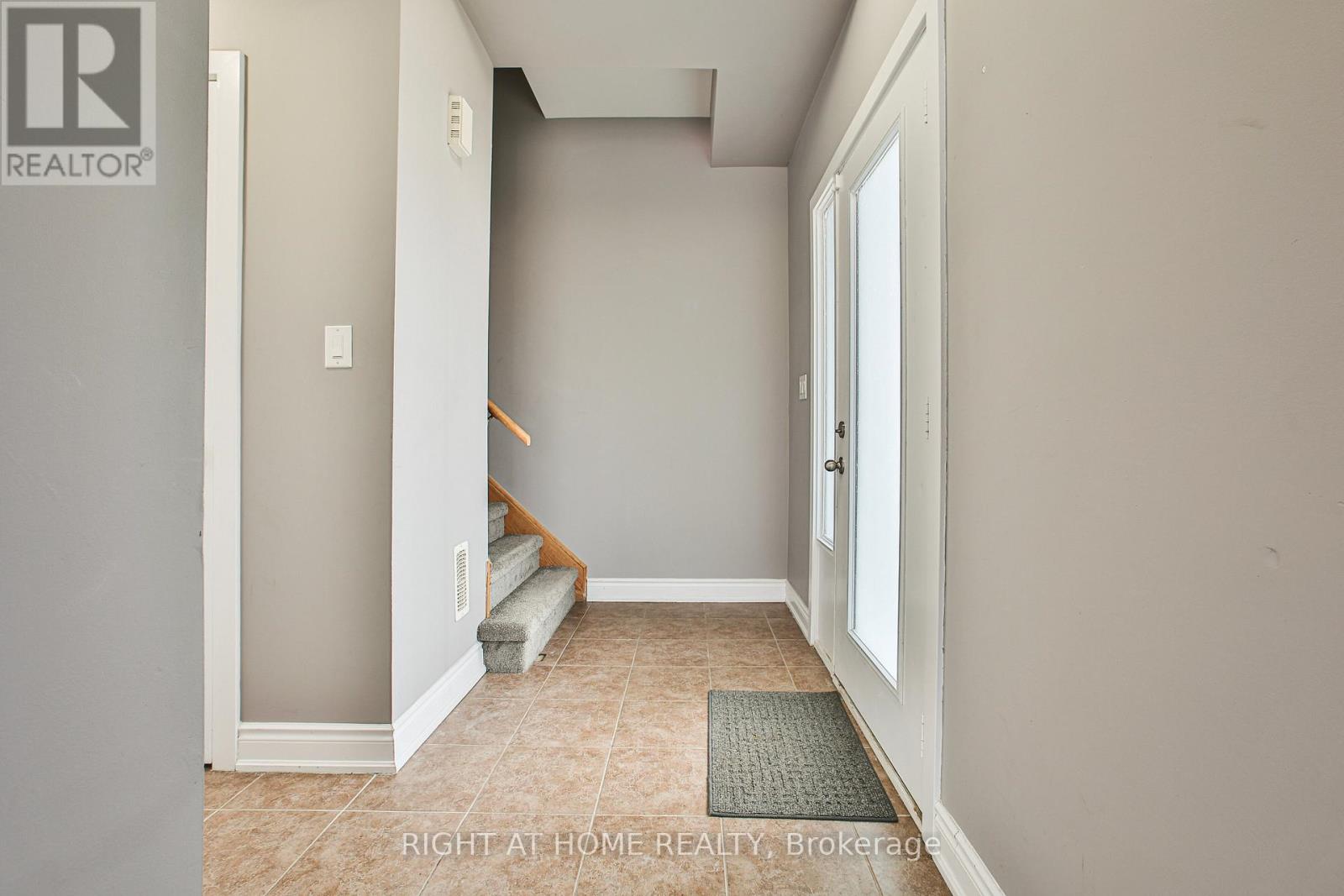 102 - 590 North Service Road, Hamilton, Ontario  L8E 0K5 - Photo 8 - X12090785