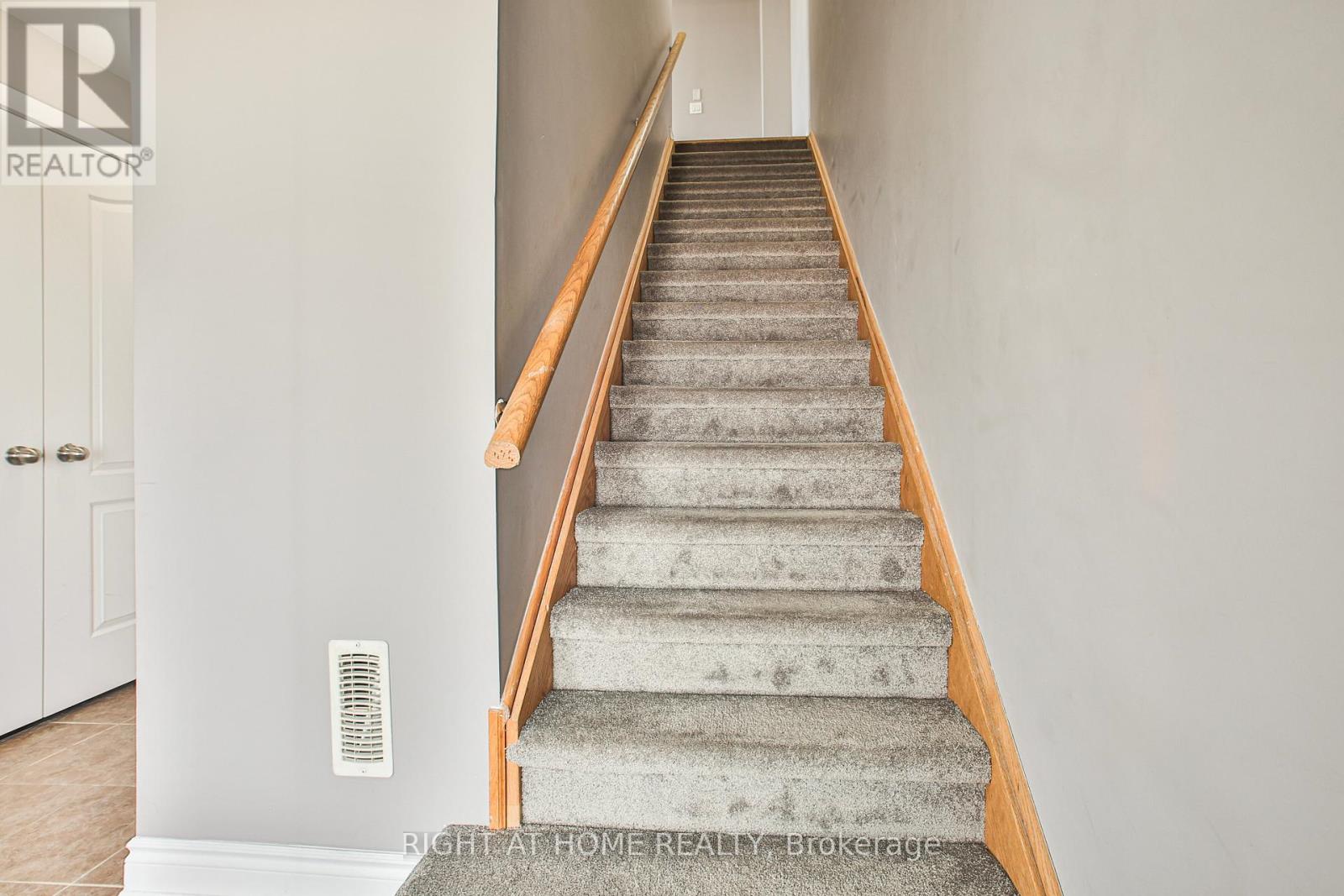 102 - 590 North Service Road, Hamilton, Ontario  L8E 0K5 - Photo 9 - X12090785