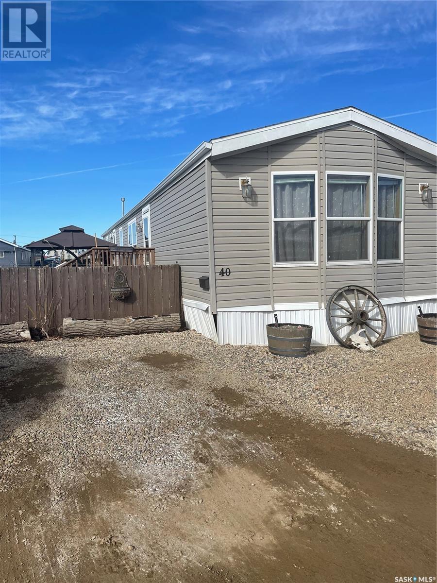 40 106 1st AVENUE, Weyburn, Saskatchewan