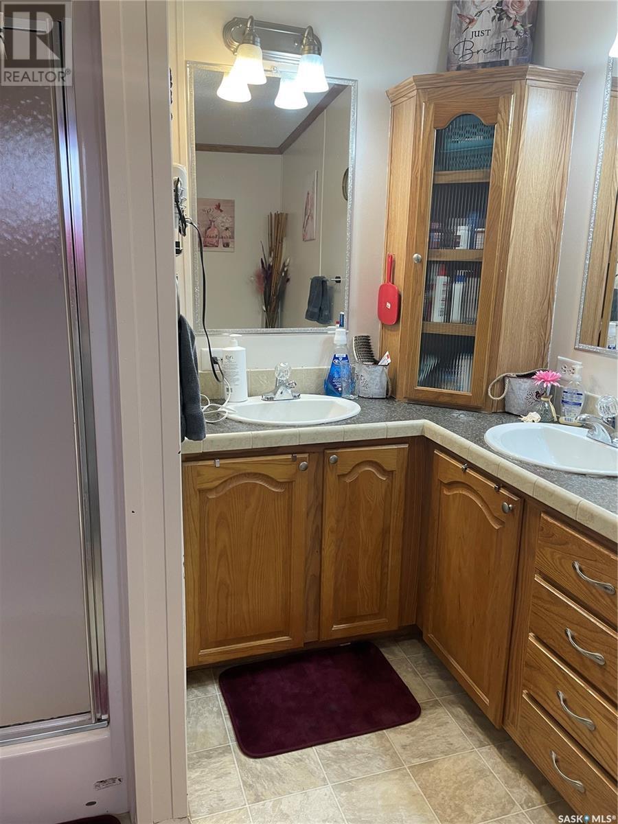 40 106 1st Avenue, Weyburn, Saskatchewan  S4H 2J1 - Photo 8 - SK003110