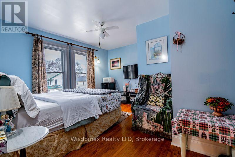 4300 Simcoe Street, Niagara Falls, Ontario  L2E 1T6 - Photo 16 - X12090816