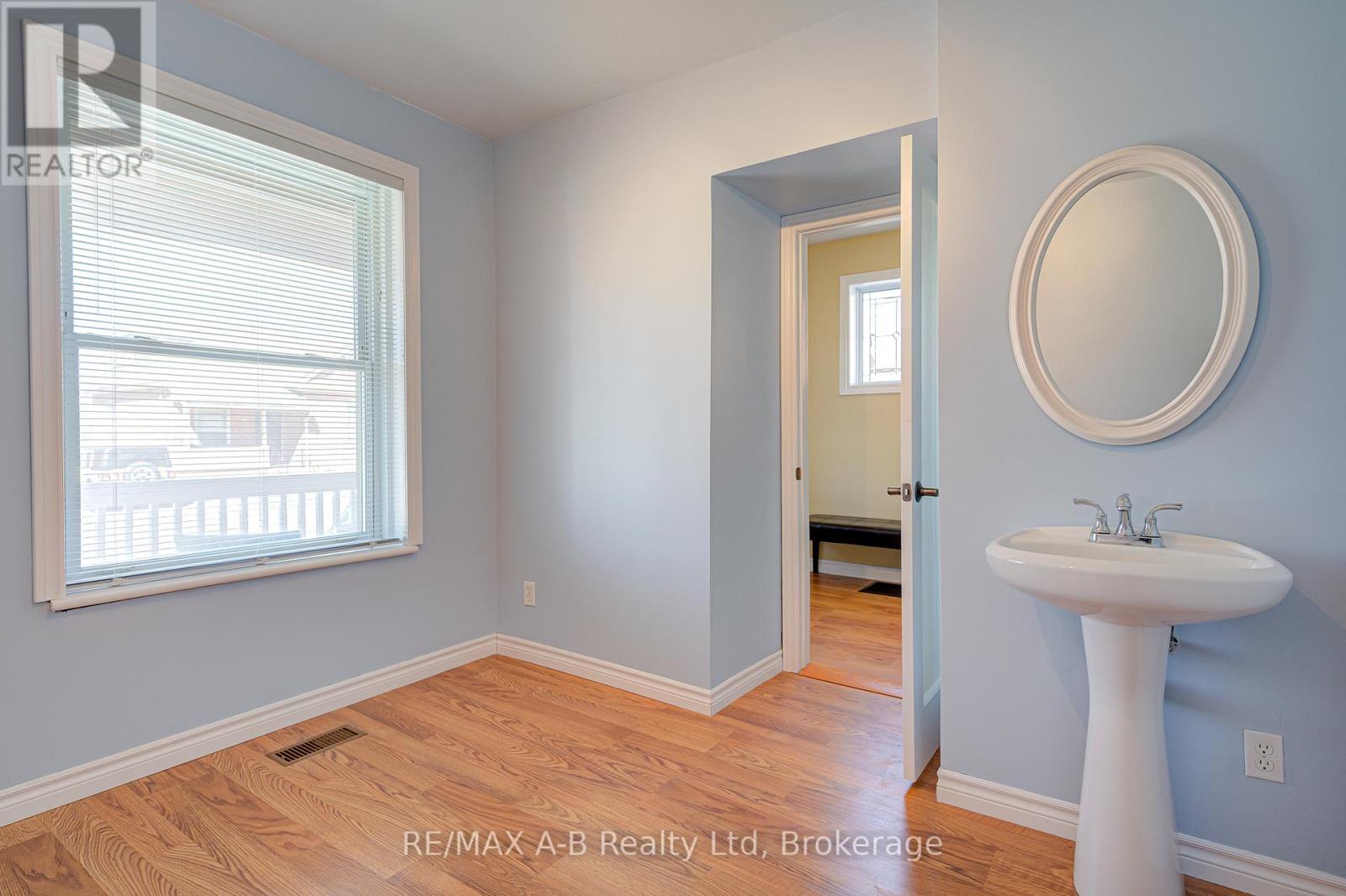 251 Hedley Street, Cambridge, Ontario  N3H 3X9 - Photo 11 - X12090802