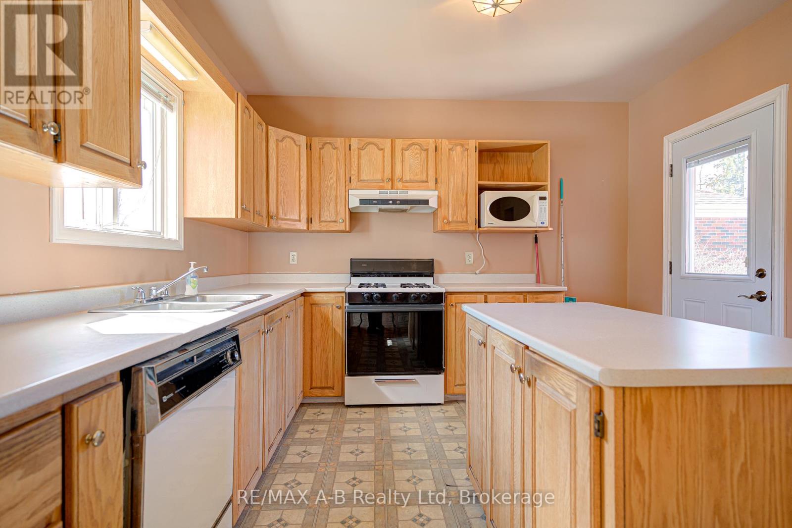 251 Hedley Street, Cambridge, Ontario  N3H 3X9 - Photo 21 - X12090802
