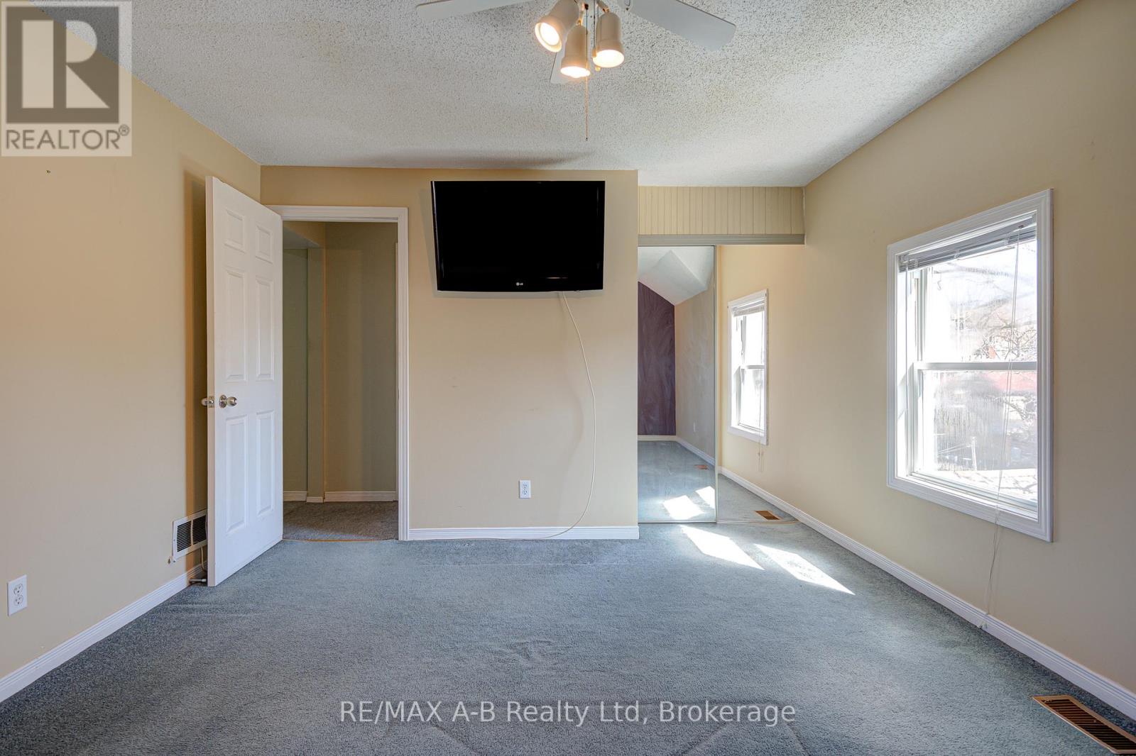 251 Hedley Street, Cambridge, Ontario  N3H 3X9 - Photo 32 - X12090802