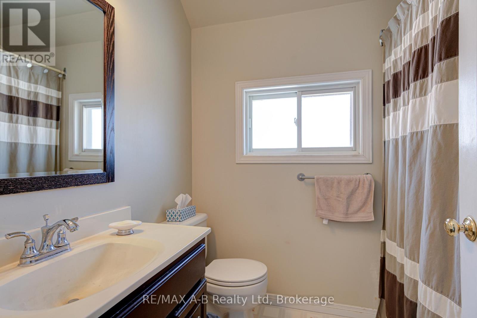 251 Hedley Street, Cambridge, Ontario  N3H 3X9 - Photo 36 - X12090802