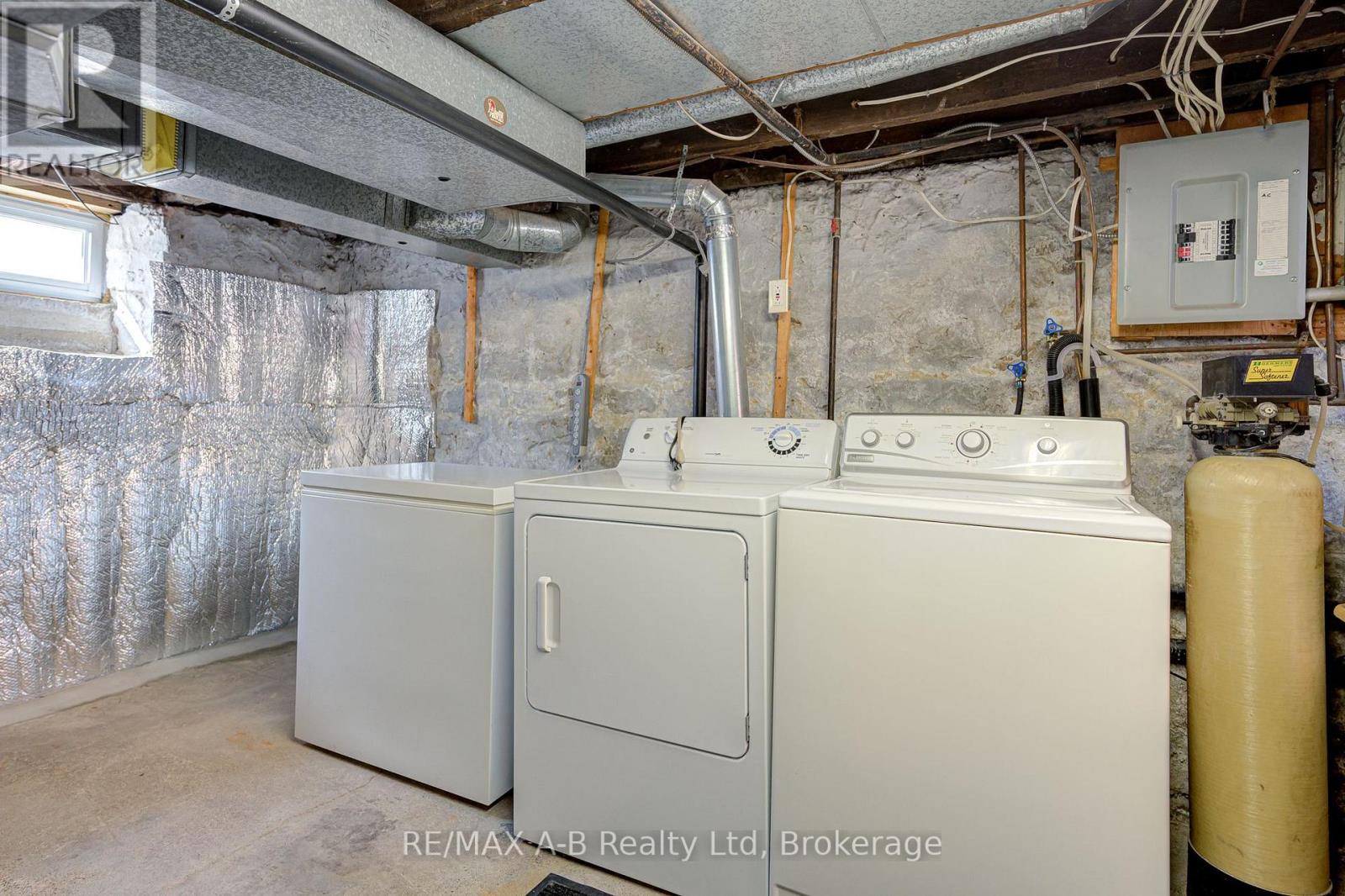 251 Hedley Street, Cambridge, Ontario  N3H 3X9 - Photo 38 - X12090802