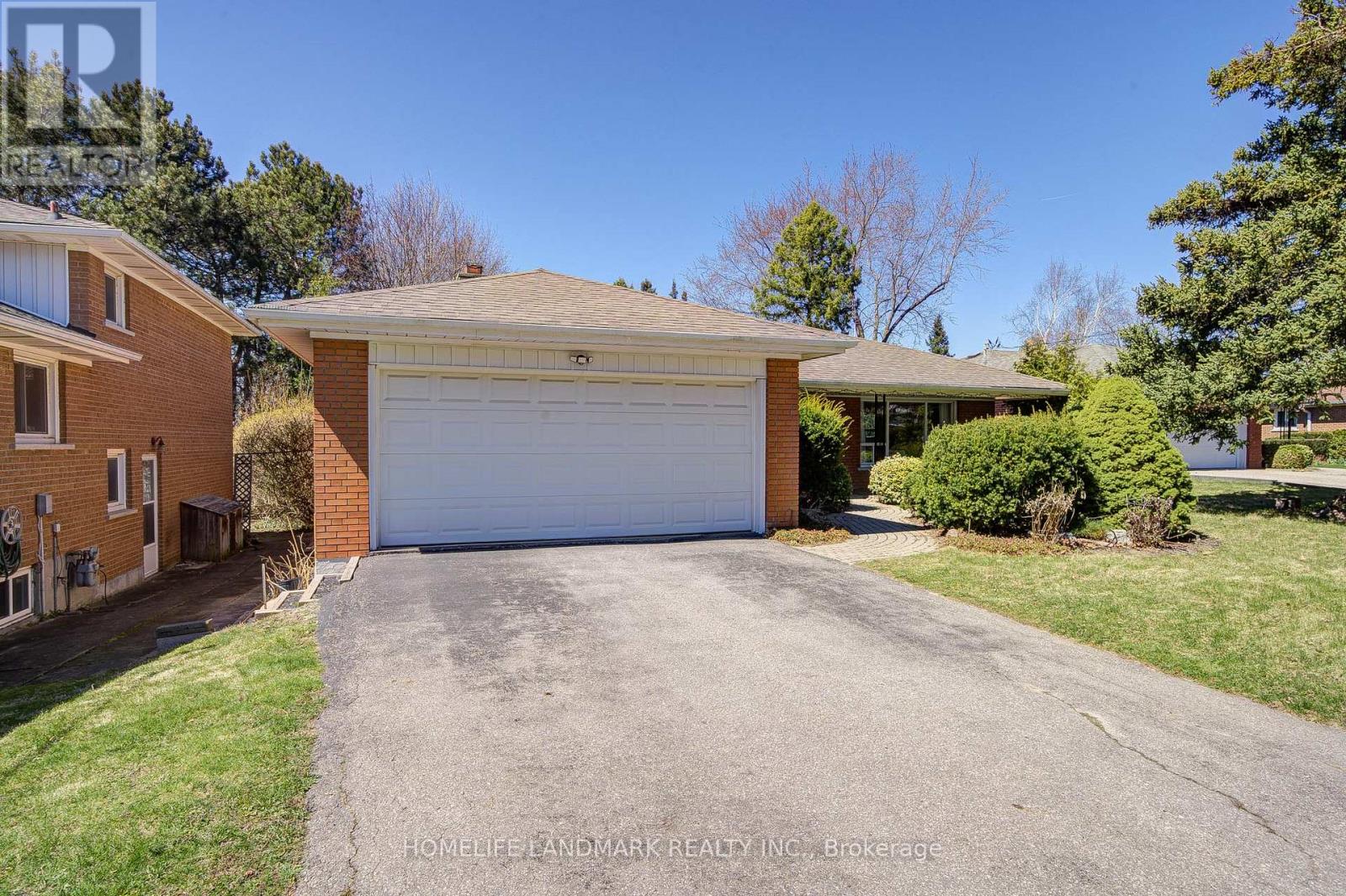 20 Goodview Road, Toronto, Ontario  M2J 2K5 - Photo 2 - C12090810