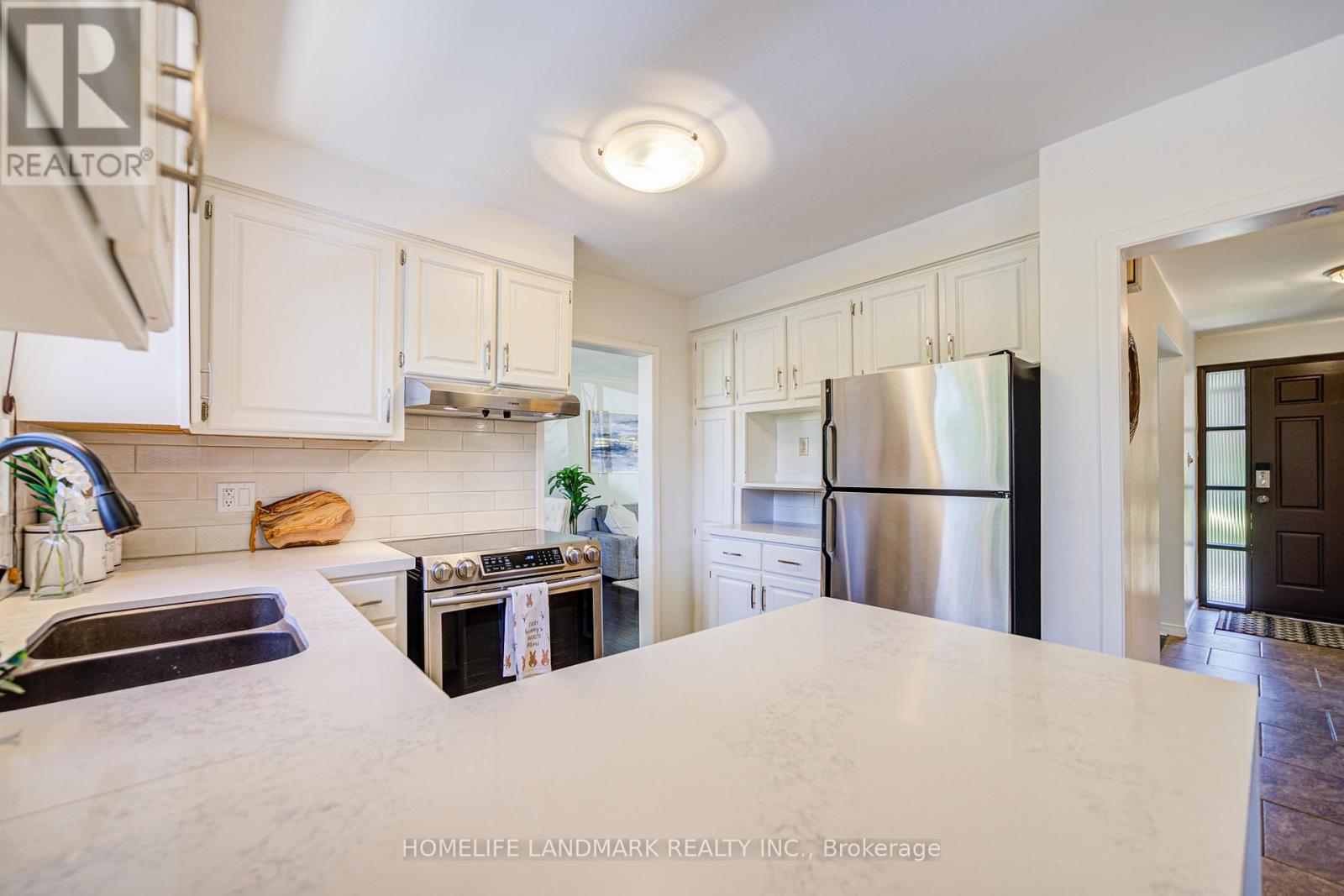20 Goodview Road, Toronto, Ontario  M2J 2K5 - Photo 21 - C12090810