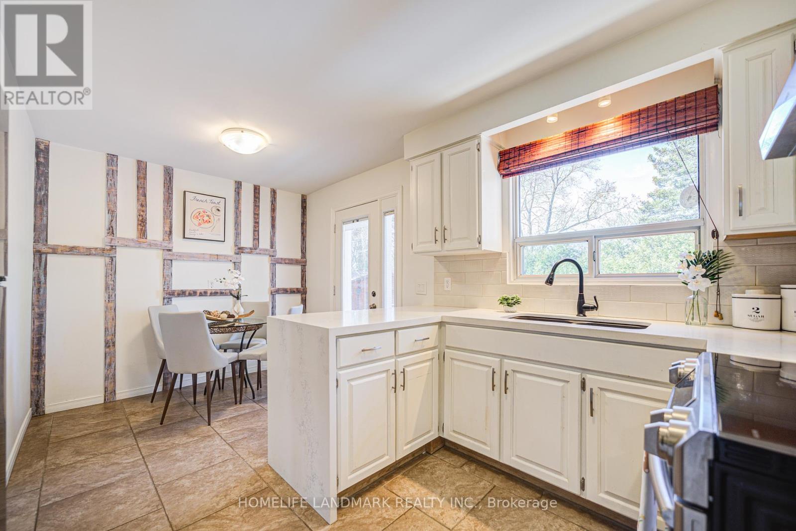 20 Goodview Road, Toronto, Ontario  M2J 2K5 - Photo 22 - C12090810