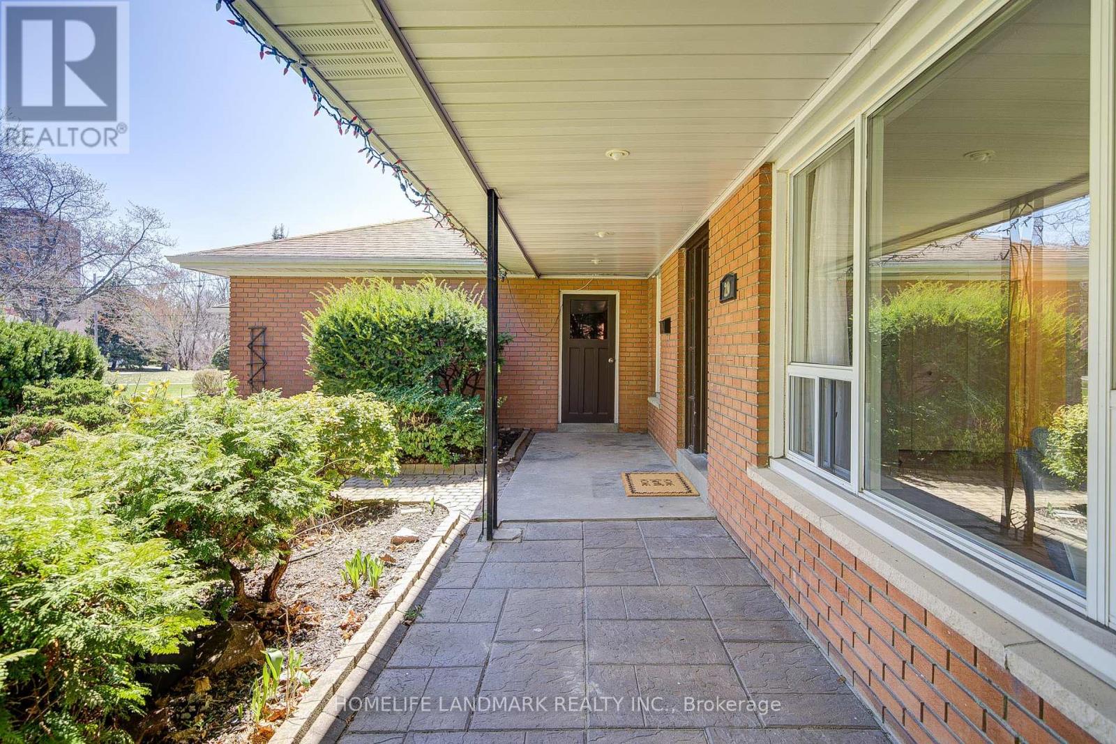 20 Goodview Road, Toronto, Ontario  M2J 2K5 - Photo 4 - C12090810