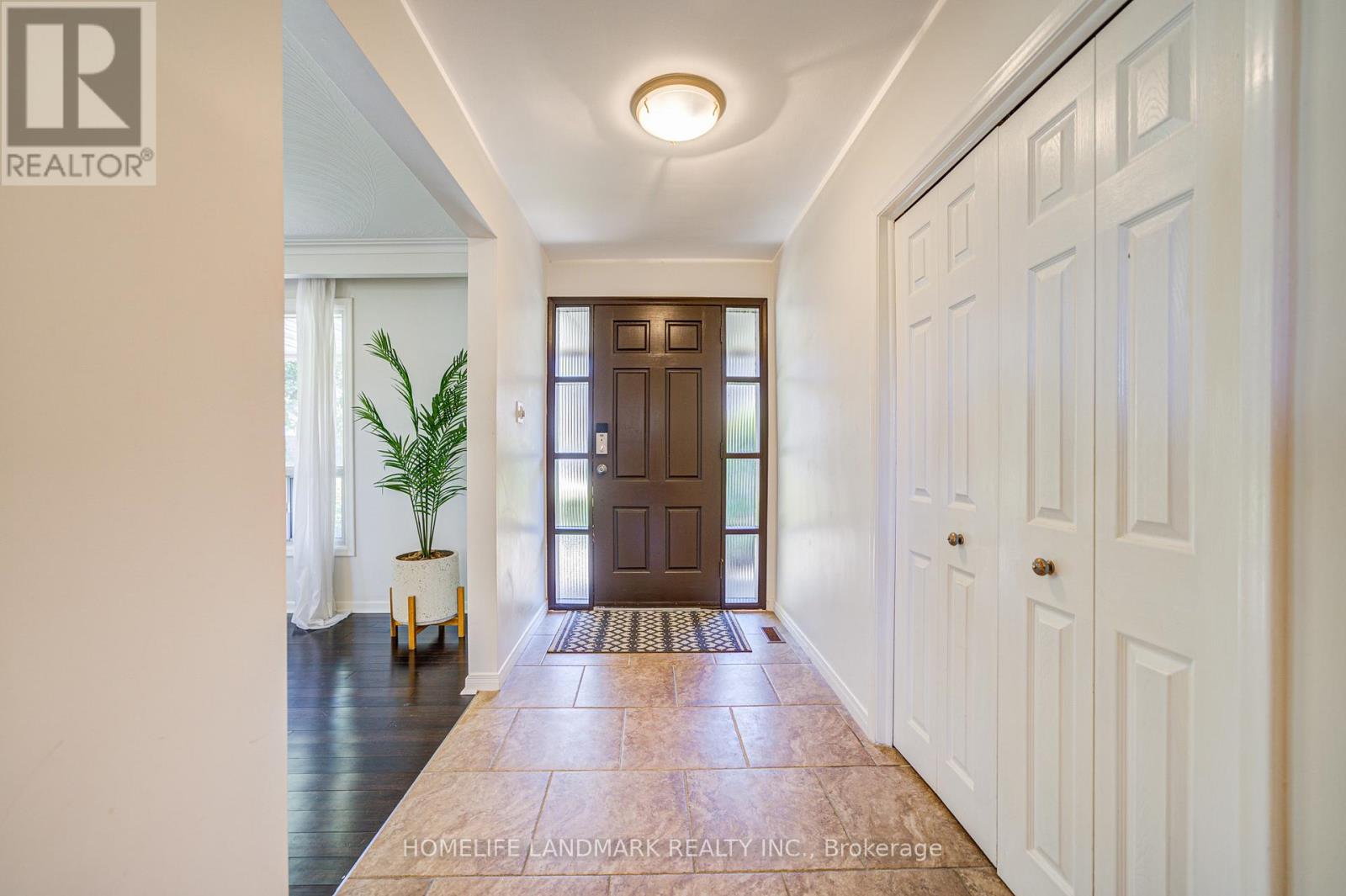 20 Goodview Road, Toronto, Ontario  M2J 2K5 - Photo 6 - C12090810