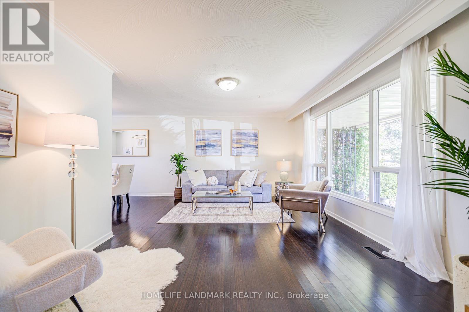 20 Goodview Road, Toronto, Ontario  M2J 2K5 - Photo 7 - C12090810