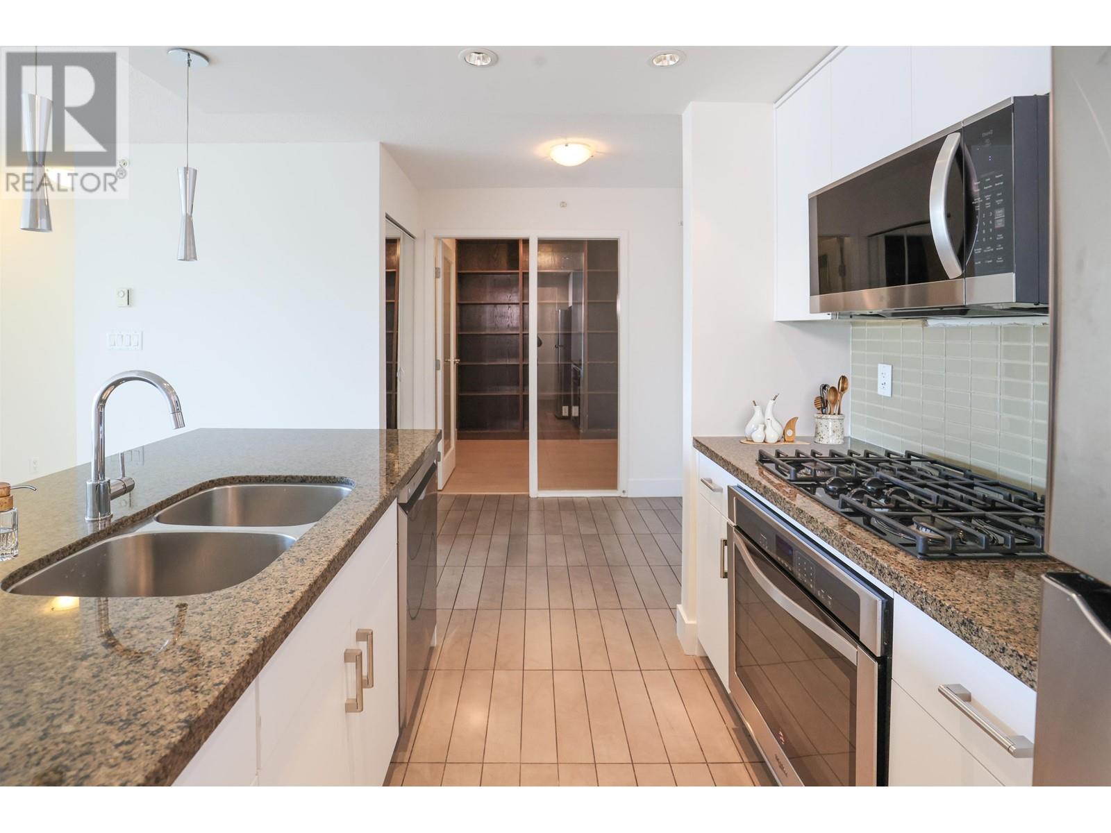 Listing Picture 9 of 40 : 907 980 COOPERAGE WAY, Vancouver / 溫哥華 - 魯藝地產 Yvonne Lu Group - MLS Medallion Club Member