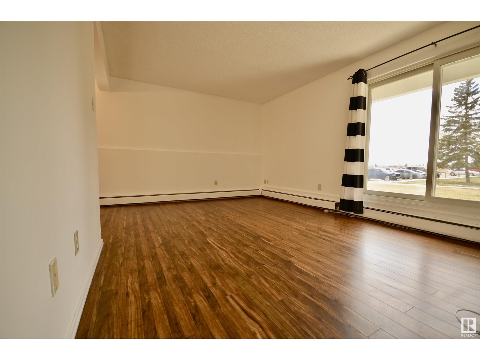 Property at #19 11255 31 AV NW image 3