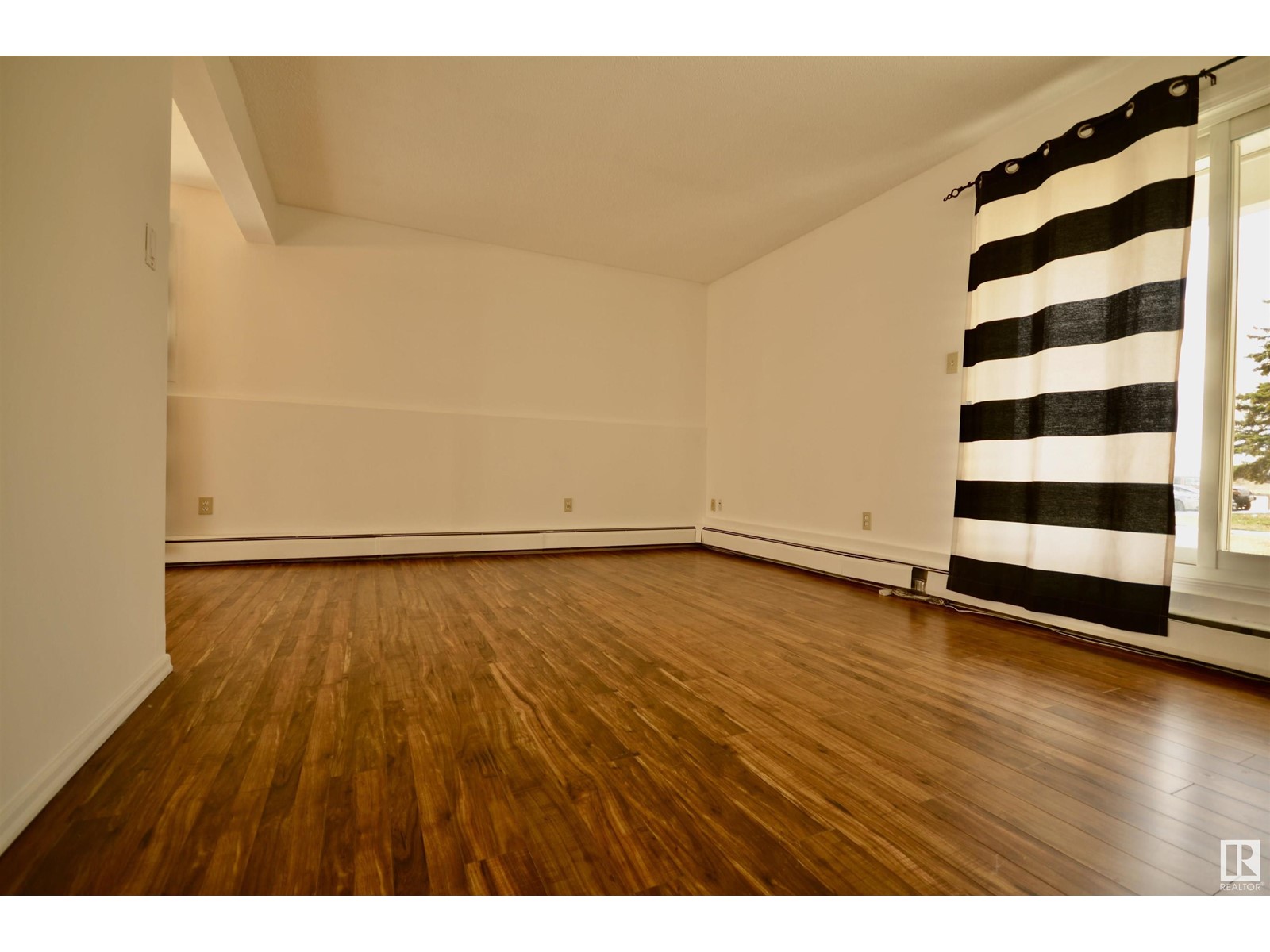 Property at #19 11255 31 AV NW image 2