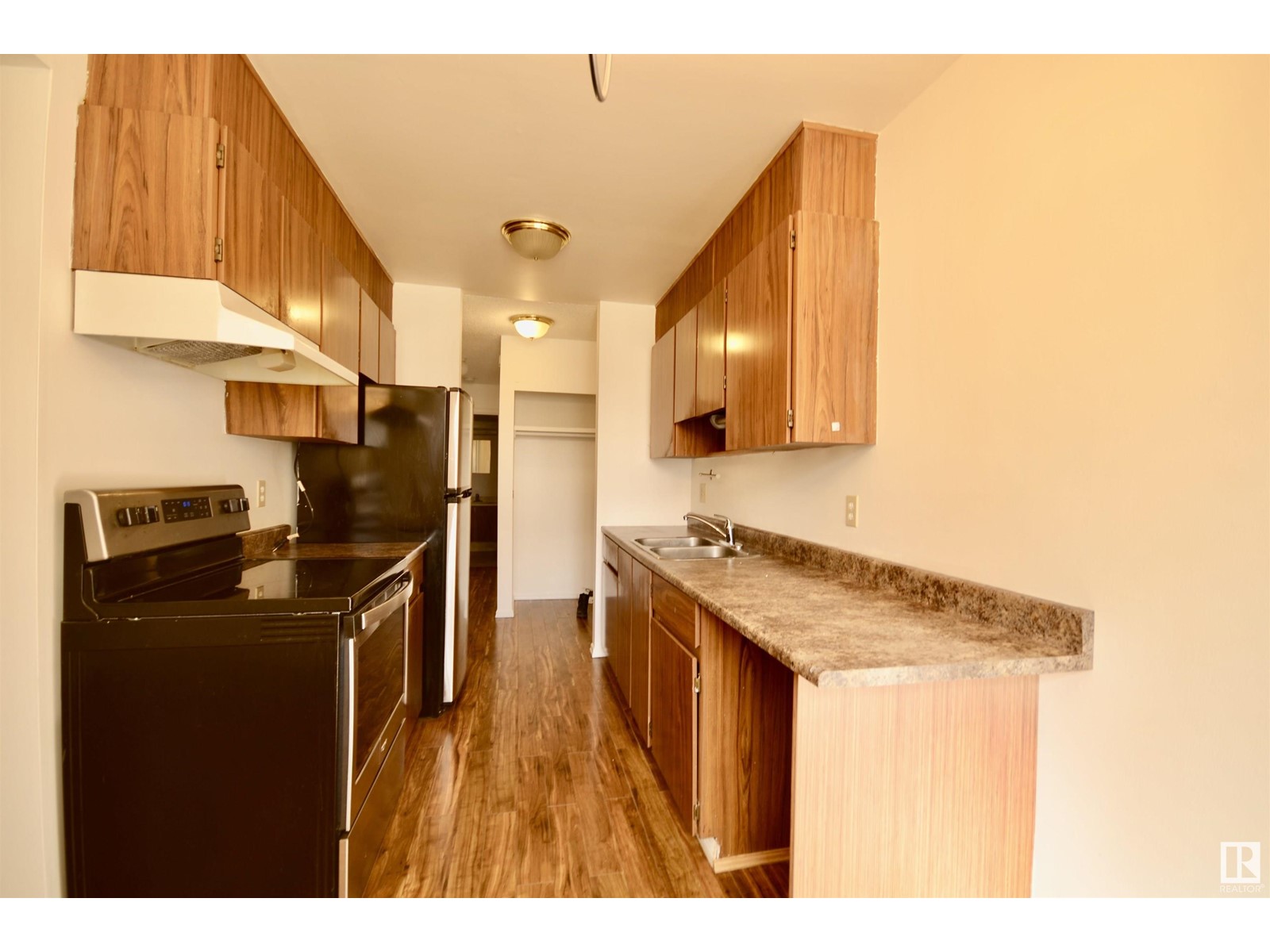 Property at #19 11255 31 AV NW image 4