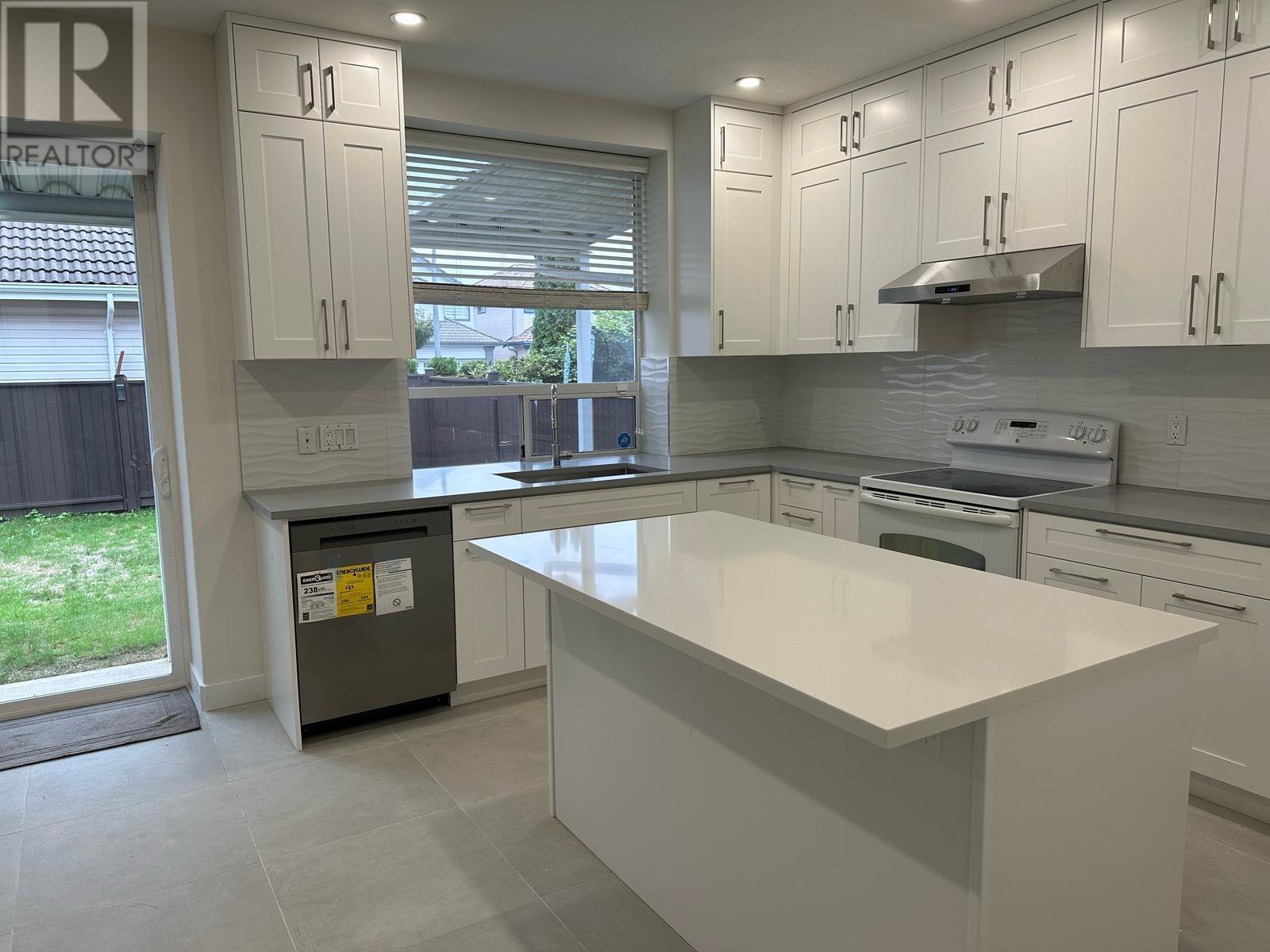 1482 Rhine Crescent, Port Coquitlam, British Columbia  V3B 7V9 - Photo 5 - R2990782
