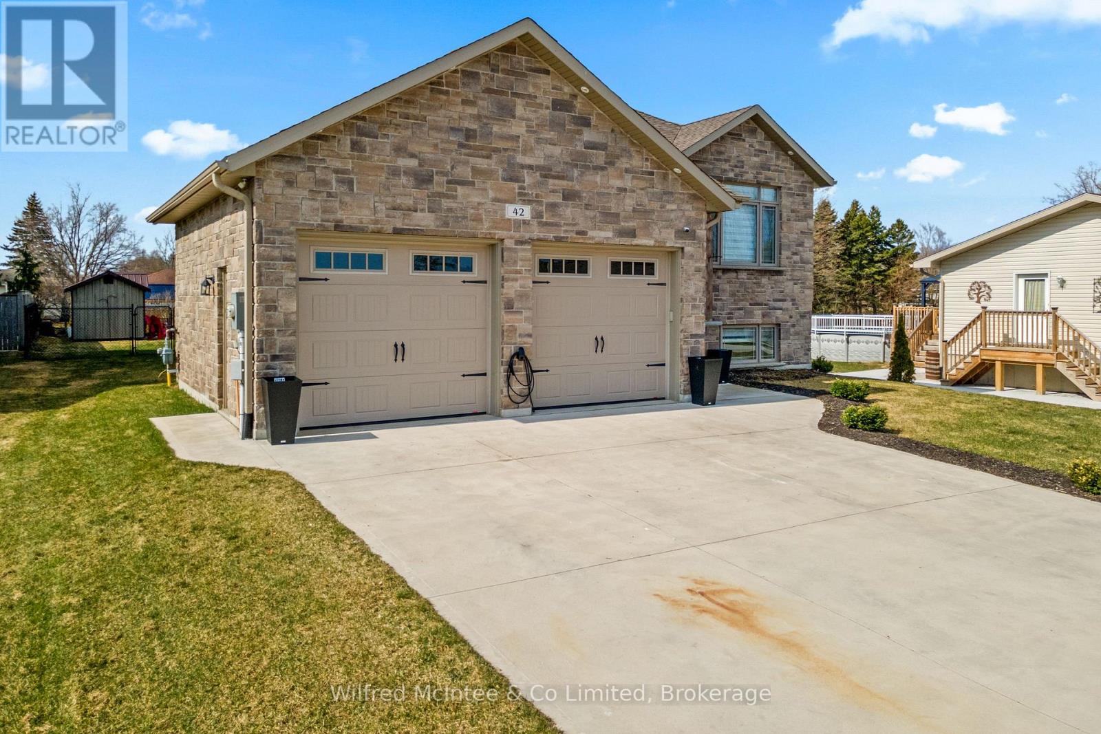 Property at 42 MILL STREET image 2