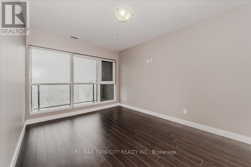 1707 - 1 Victoria Street S, Kitchener, Ontario  N2G 0B5 - Photo 12 - X12090837